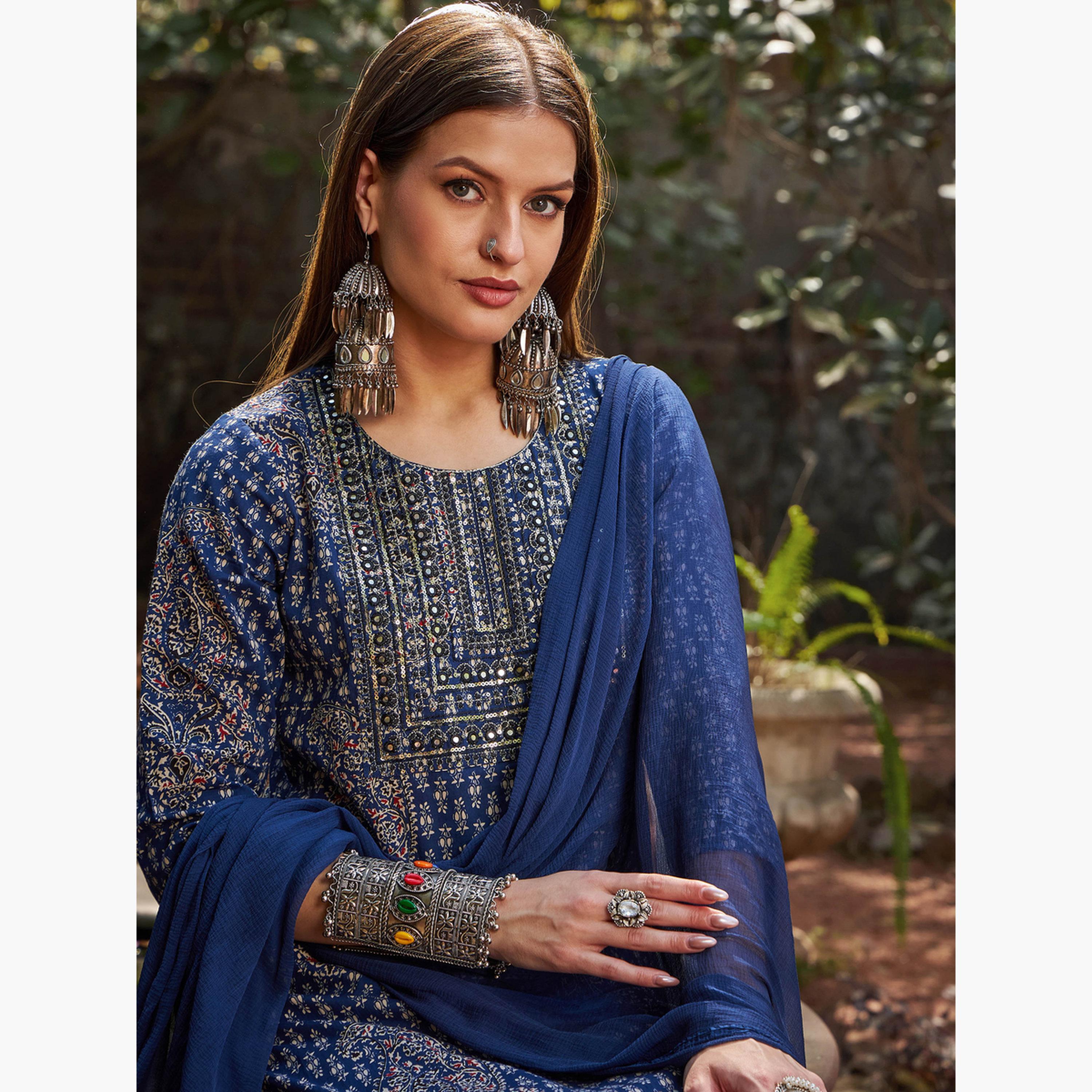 شاي باي ساسافراس - كورتا أزرق داكن مزهر مع بنطال ضيق ووشاح للنساء-women-clothing-ethnicwear-kurtasets-image-2
