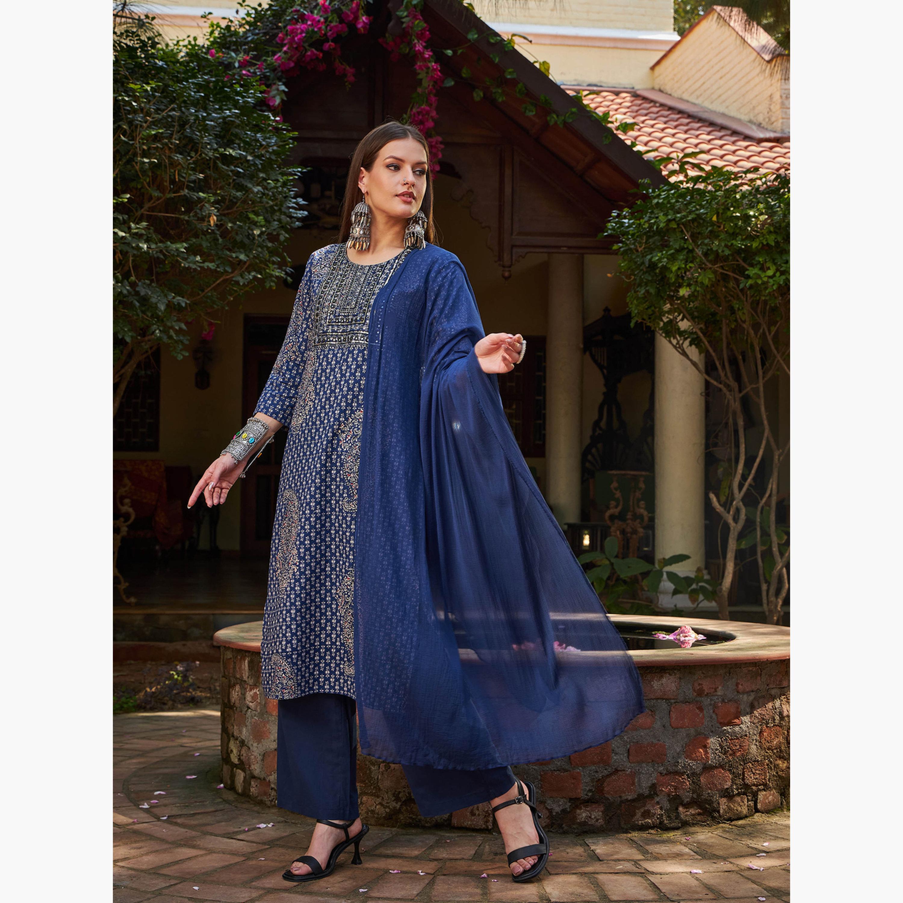 شاي باي ساسافراس - كورتا أزرق داكن مزهر مع بنطال ضيق ووشاح للنساء-women-clothing-ethnicwear-kurtasets-image-3