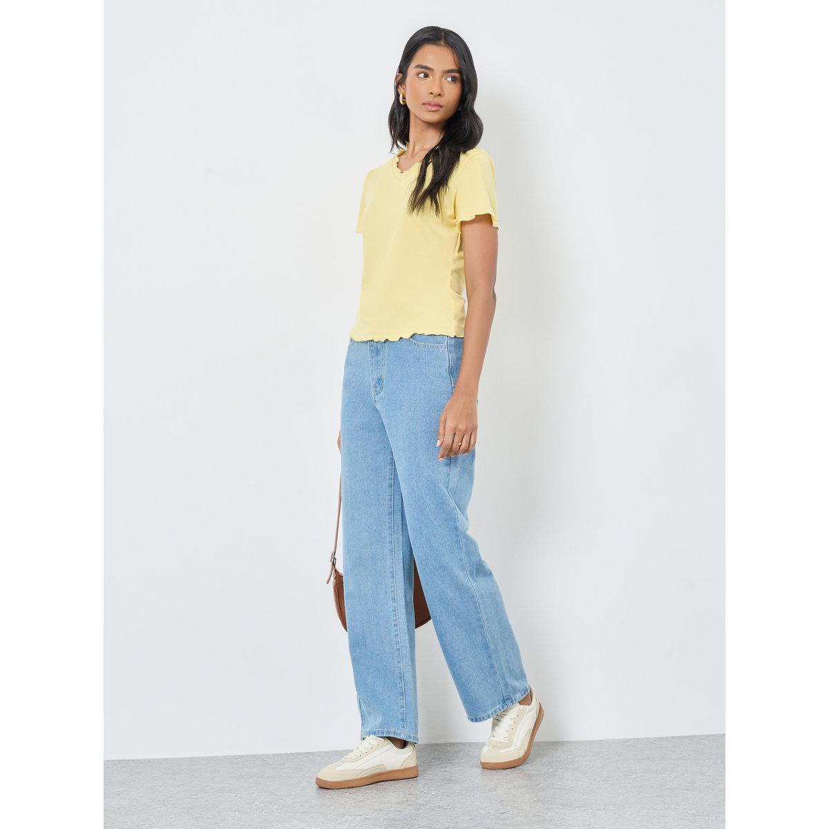 تيشيرت سادة بتفاصيل حواف متعرجة-women-clothing-tshirts-image-3