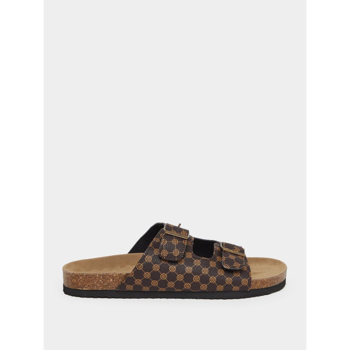 صندل سهل الارتداء بتفاصيل إبزيم-women-shoes-sandals-flats-image-2