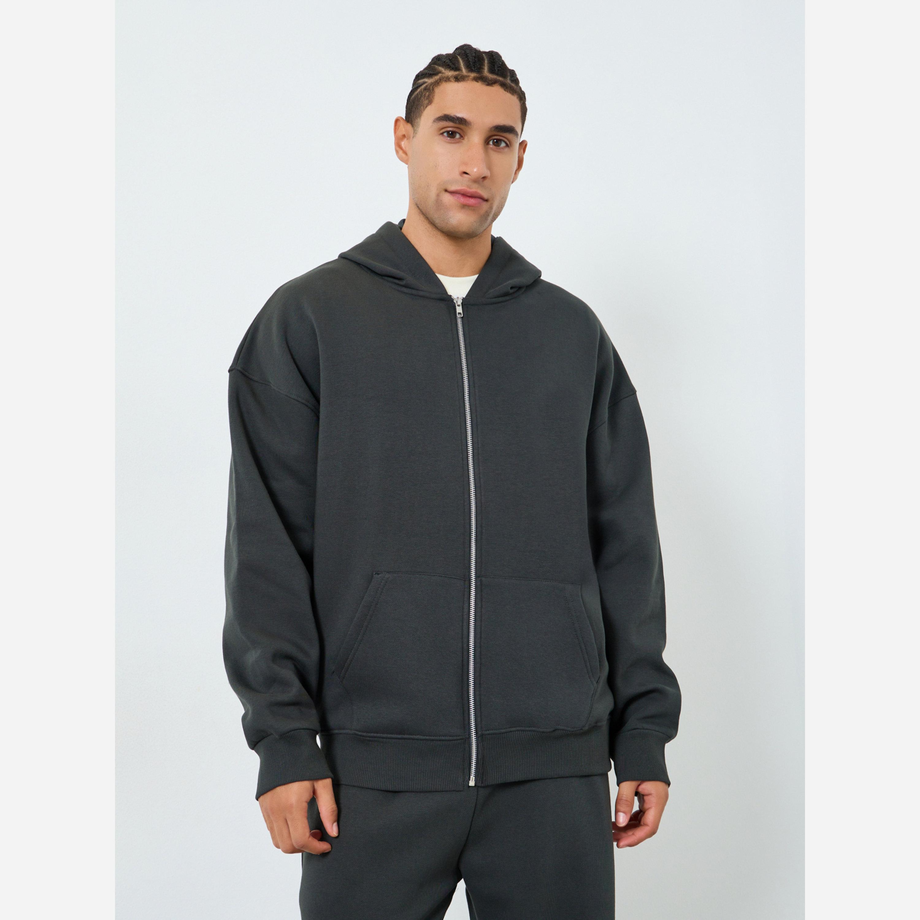 ستايلي - طقم رجالي مقاس واسع جاكيت بقبعة وبنطال رياضي-men-clothing-coordsets-image-3