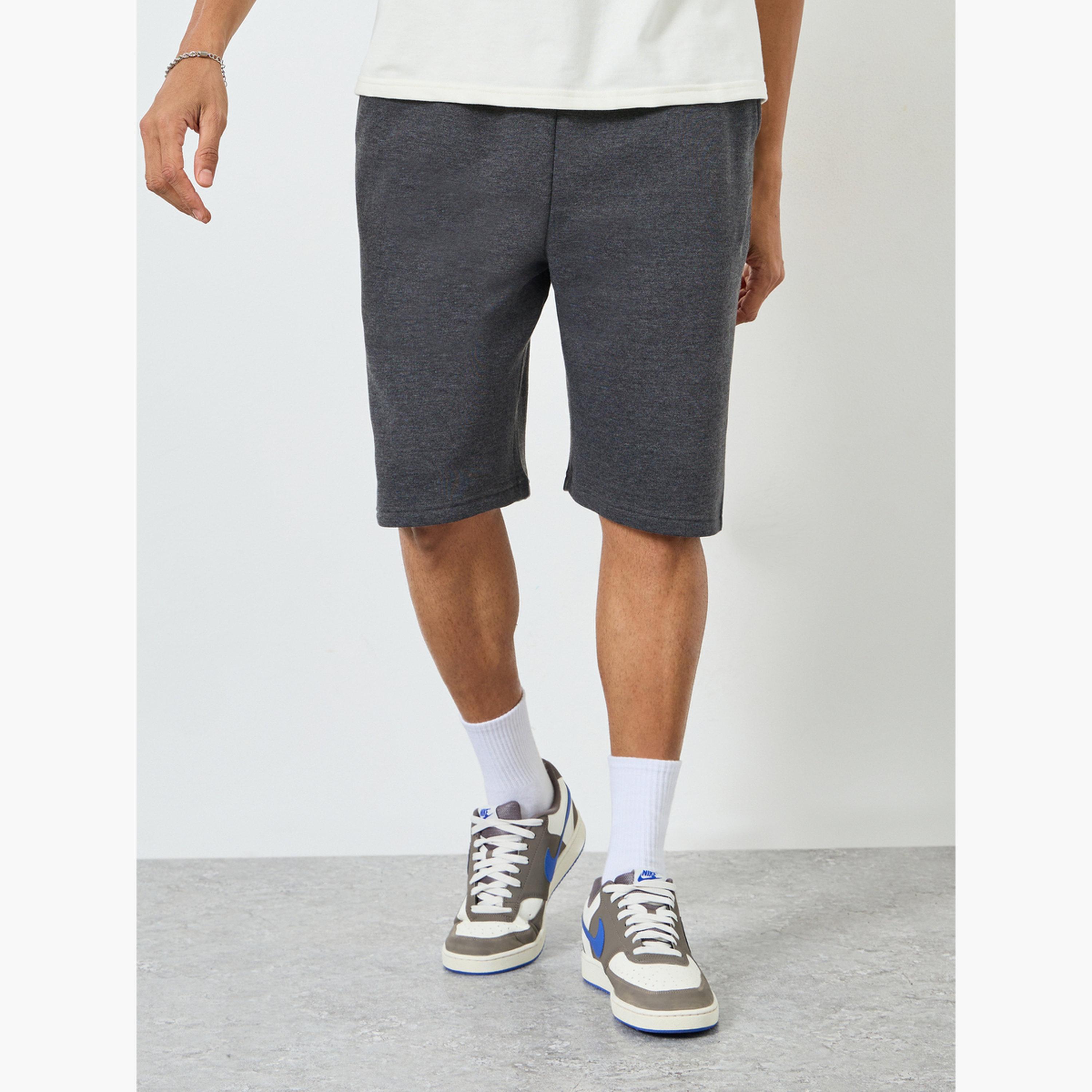 طقم منسق من قميص وشورت بقصة واسعة للرجال-men-clothing-coordsets-image-2