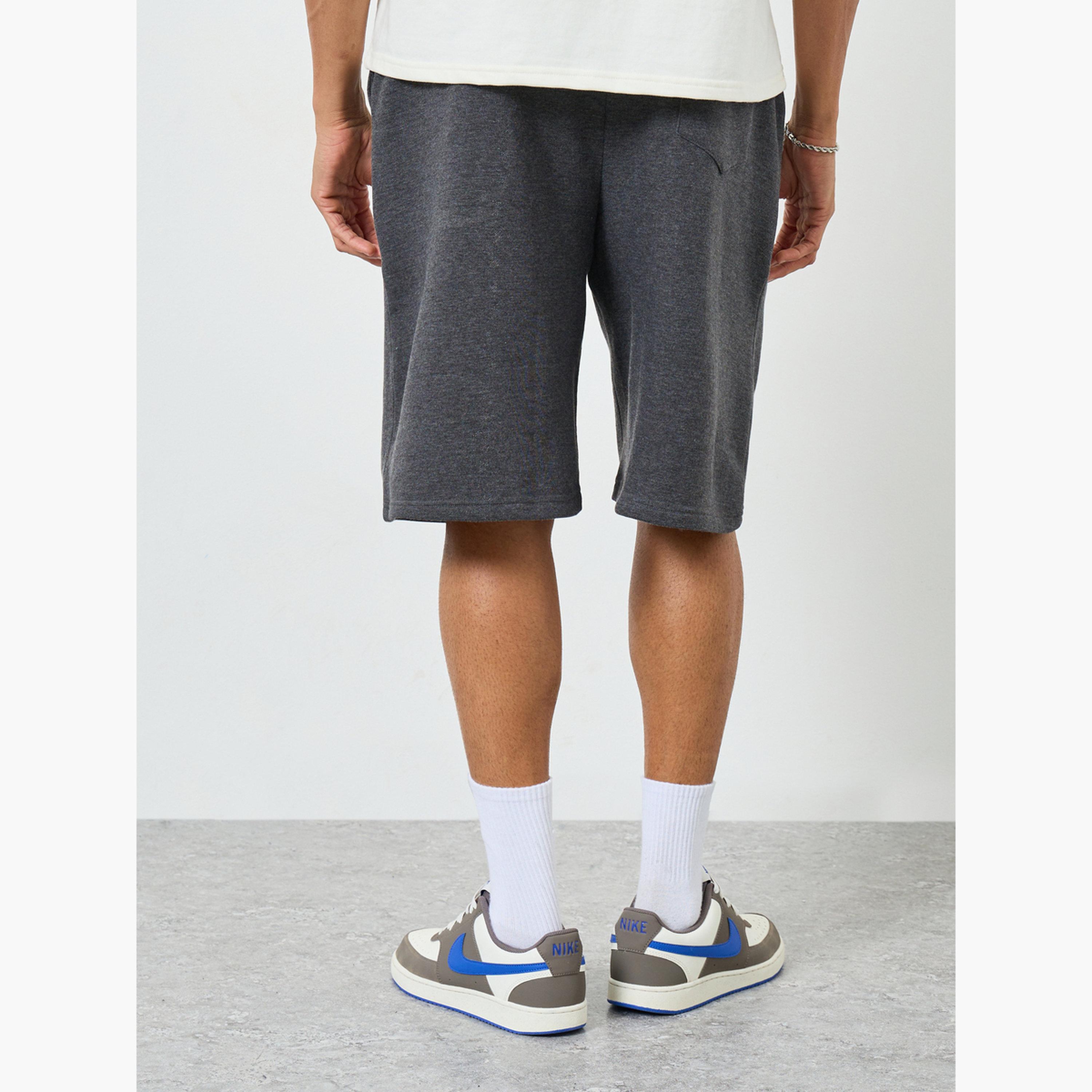 طقم منسق من قميص وشورت بقصة واسعة للرجال-men-clothing-coordsets-image-4