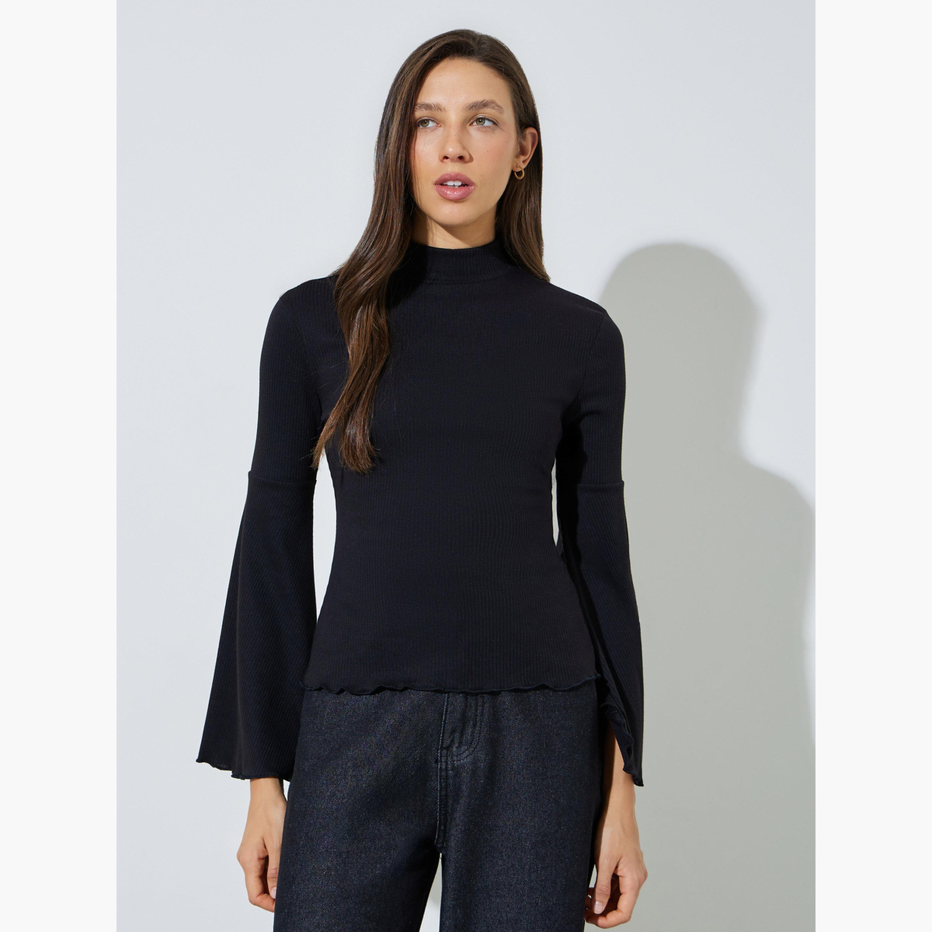 بلوزة محبوكة بتفاصيل مضلعة وأكمام جرس-women-clothing-shirtsandblouses-blouses-image-1