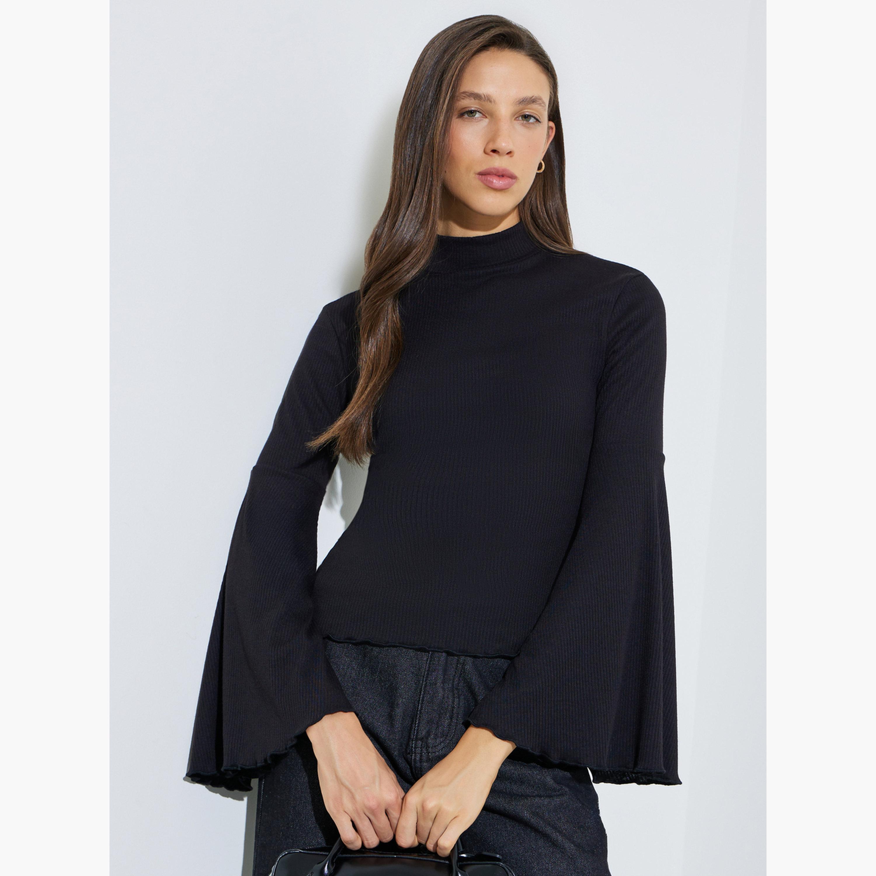 بلوزة محبوكة بتفاصيل مضلعة وأكمام جرس-women-clothing-shirtsandblouses-blouses-image-3