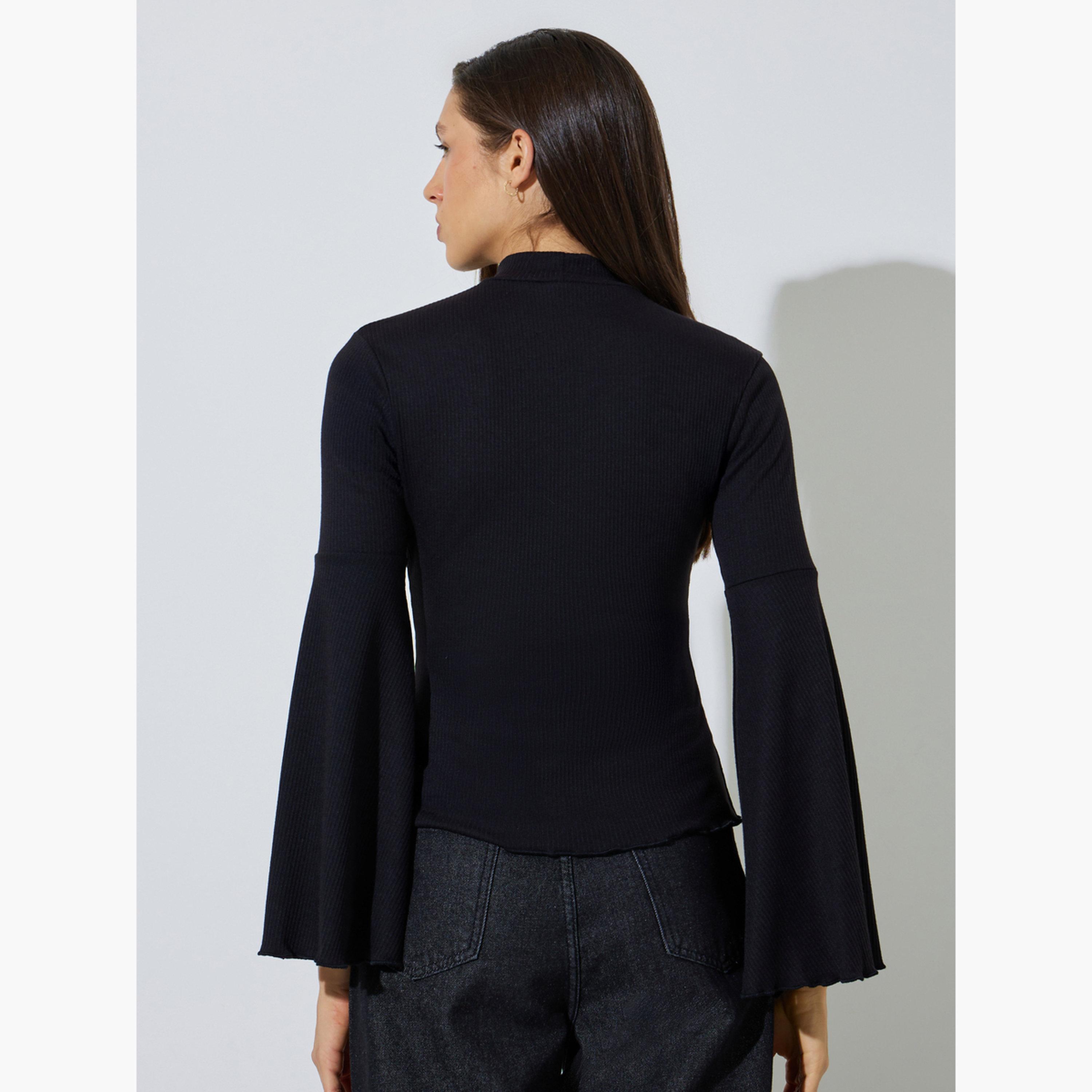 بلوزة محبوكة بتفاصيل مضلعة وأكمام جرس-women-clothing-shirtsandblouses-blouses-image-4