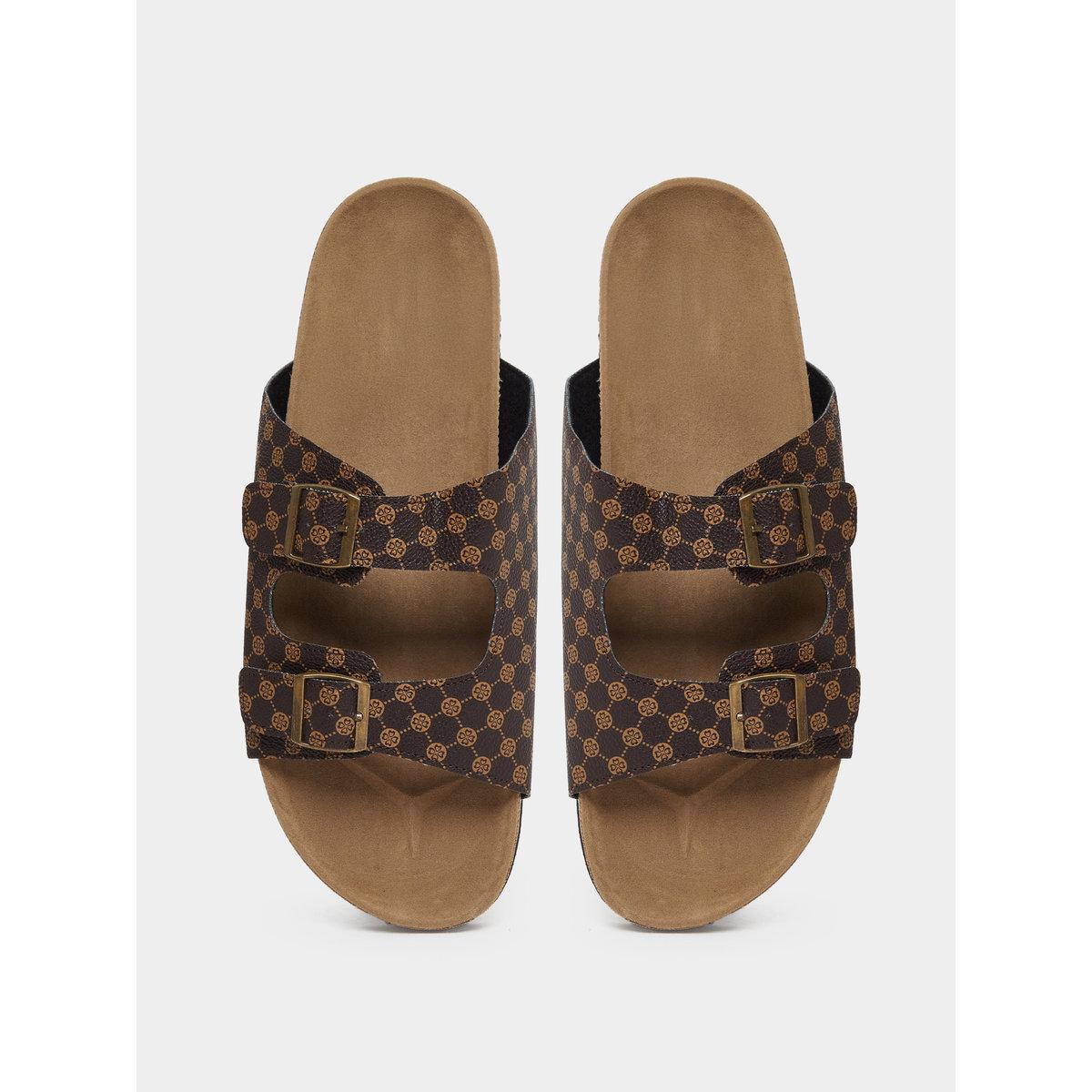 صندل سهل الارتداء بتفاصيل إبزيم-men-shoes-flipflopsandslides-image-6