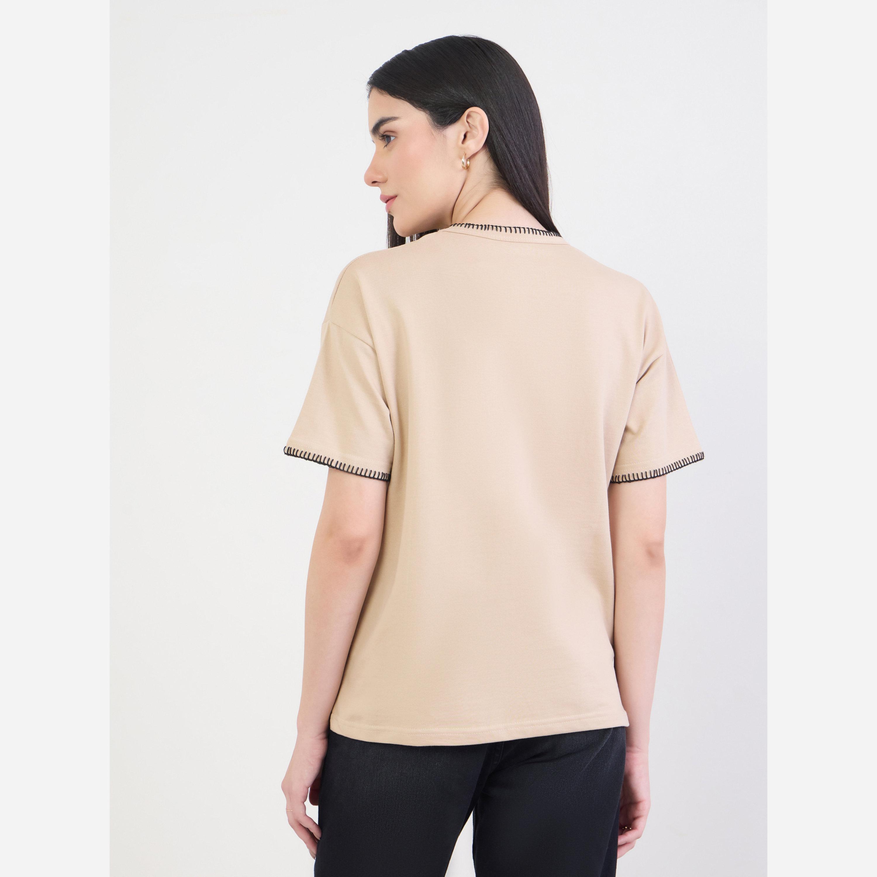 ستايلي - تيشيرت قطن لون كريمي بخياطة أوفرلوك-women-clothing-tshirts-image-5
