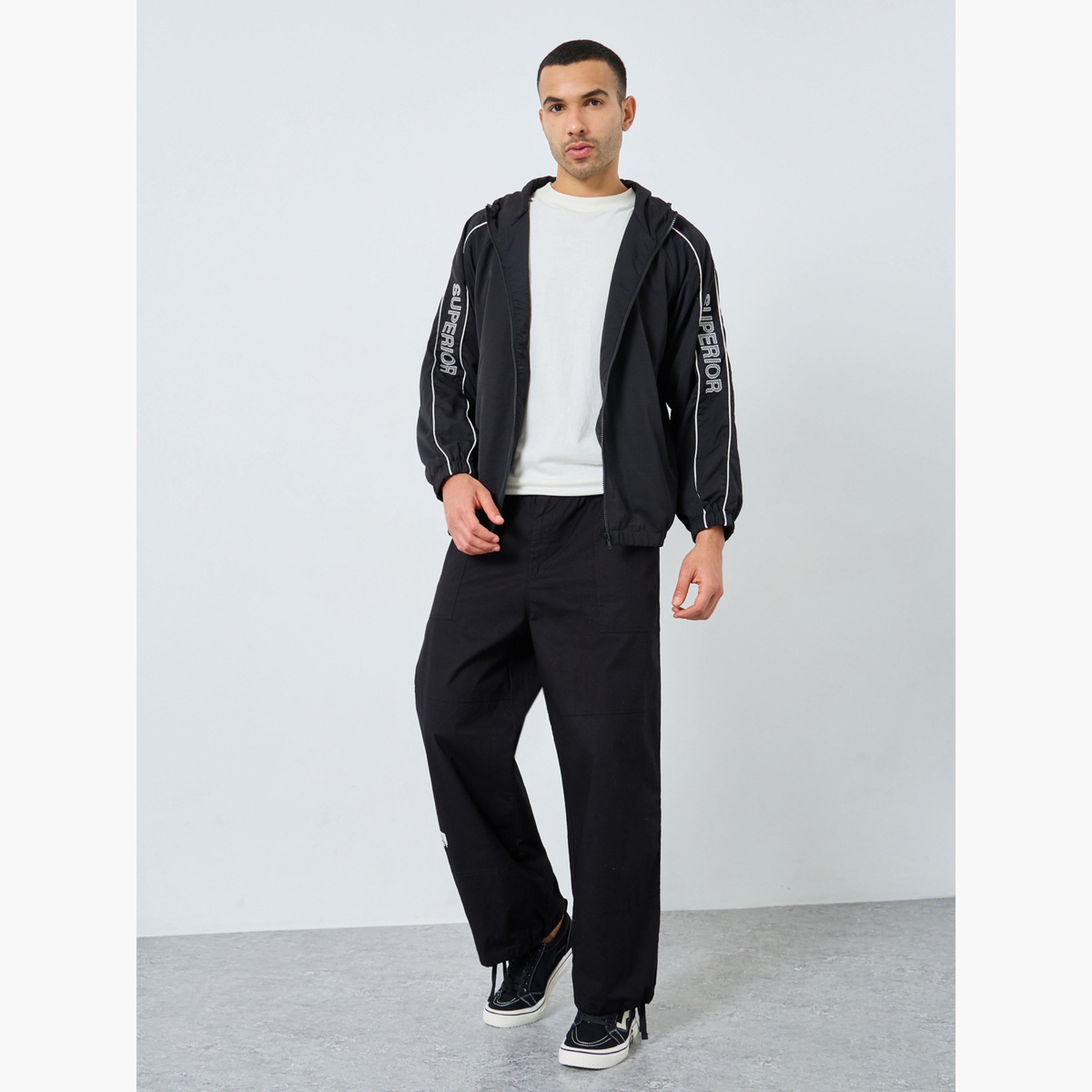 ستايلي - جاكيت رجالي أسود حجم كبير بطبعة فاخرة واقي من الرياح-men-clothing-jacketsandblazers-jackets-image-2