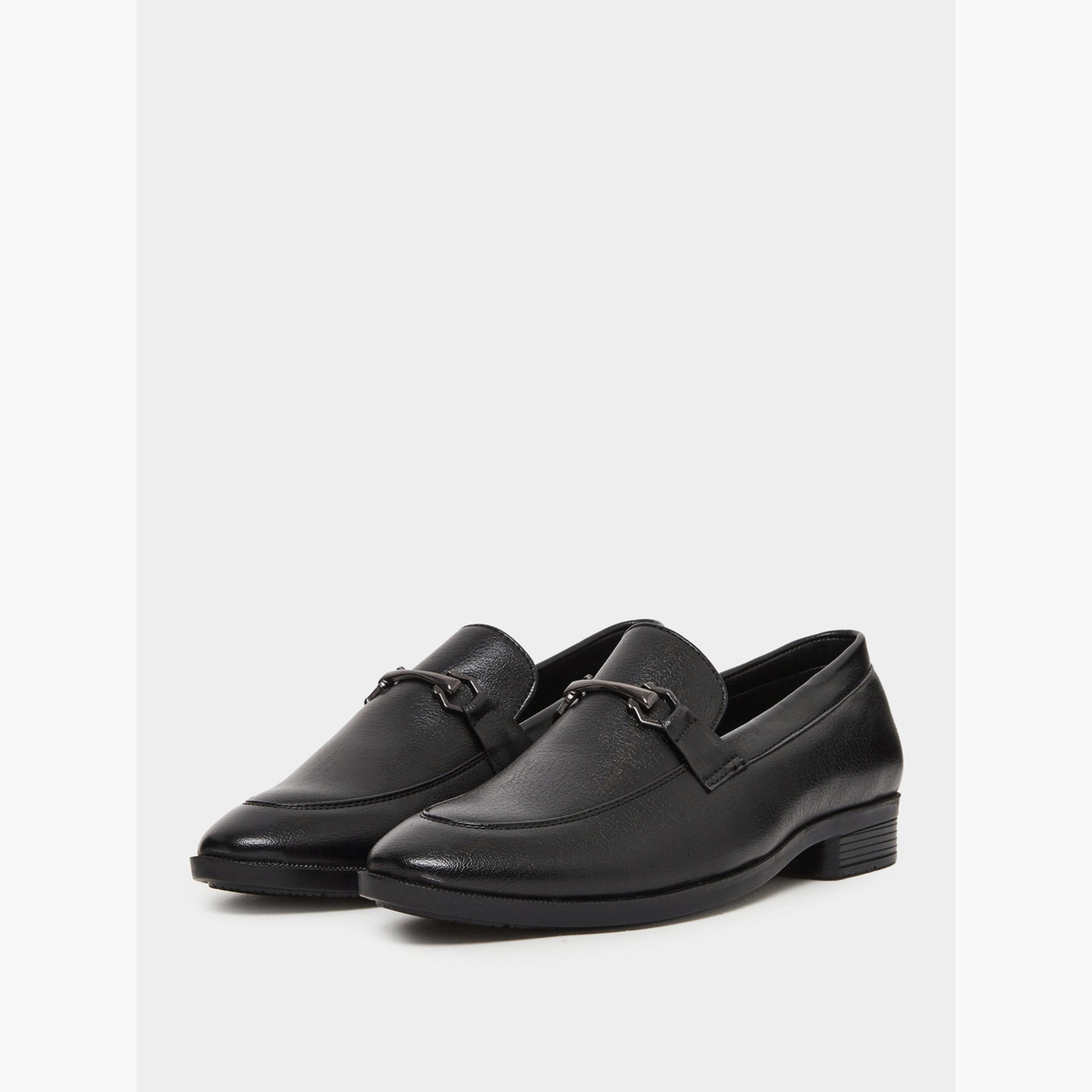 Styli Men Solid Metal Detailed Slip On Formal Shoes-men-shoes-formalshoes-image-1