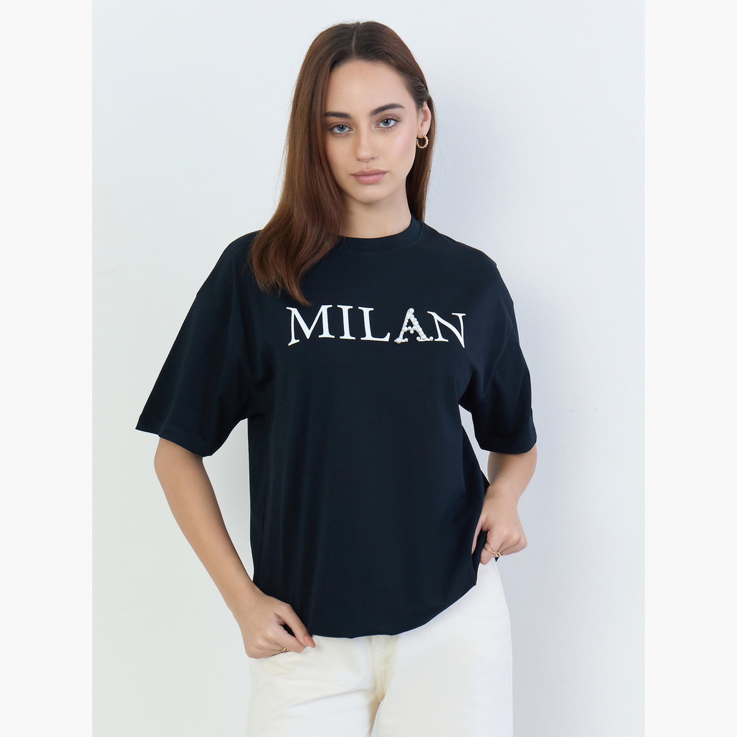 ستايلي - تي شيرت أسود مقاس واسع ببطبعة شعار-women-clothing-tshirts-image-1
