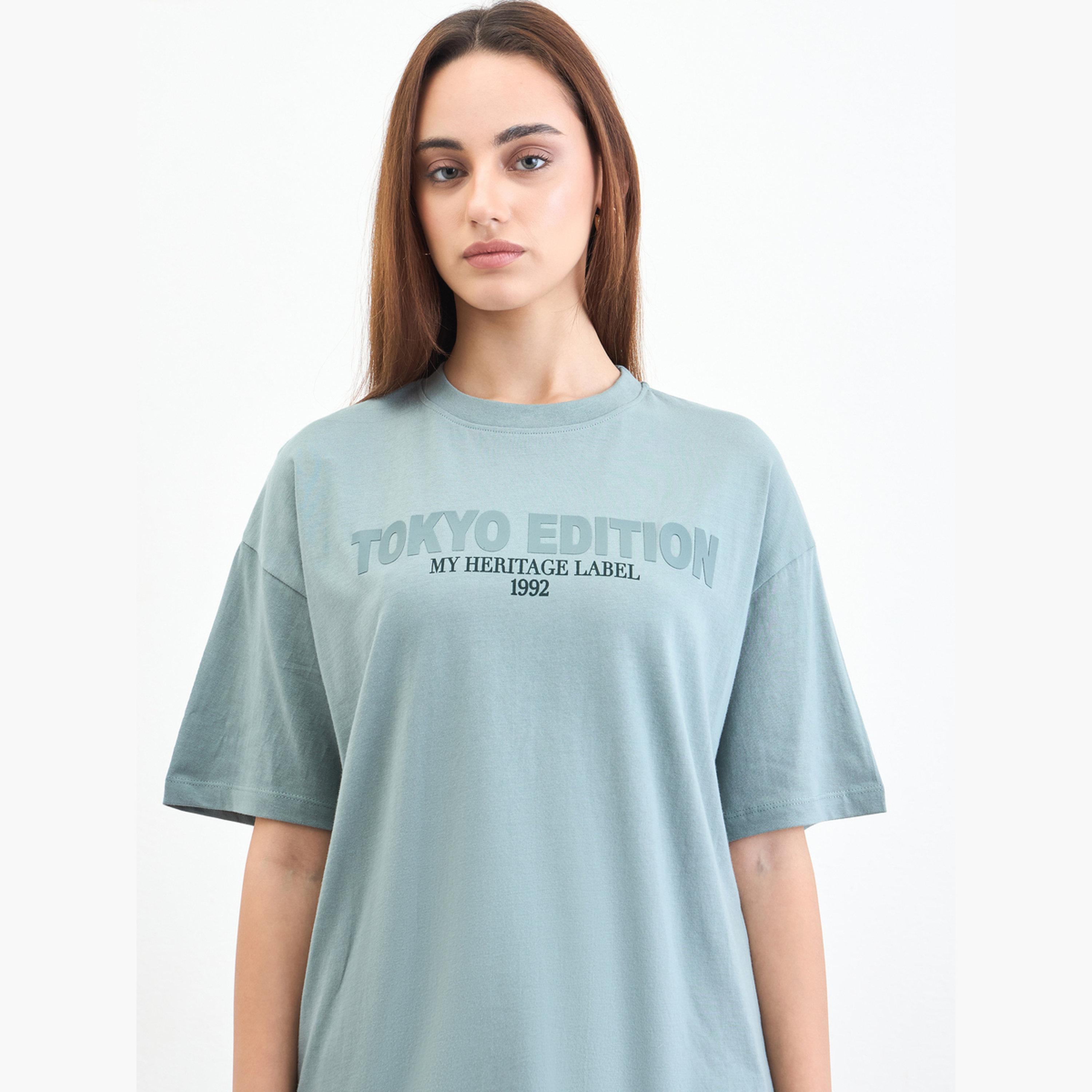 ستايلي - تي شيرت مقاس واسع ببطبعة شعار لون أخضر-women-clothing-tshirts-image-3