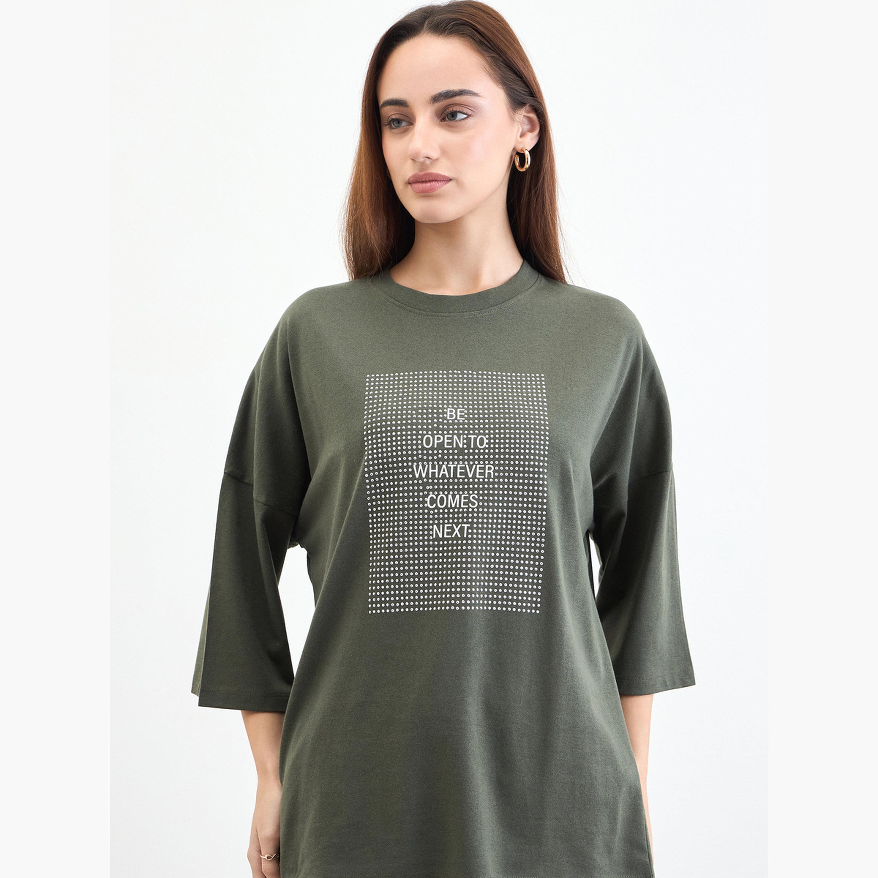 ستايلي - تي شيرت أخضر مقاس واسع بأكمام ثلاثة أرباع وشعار-women-clothing-tshirts-image-3
