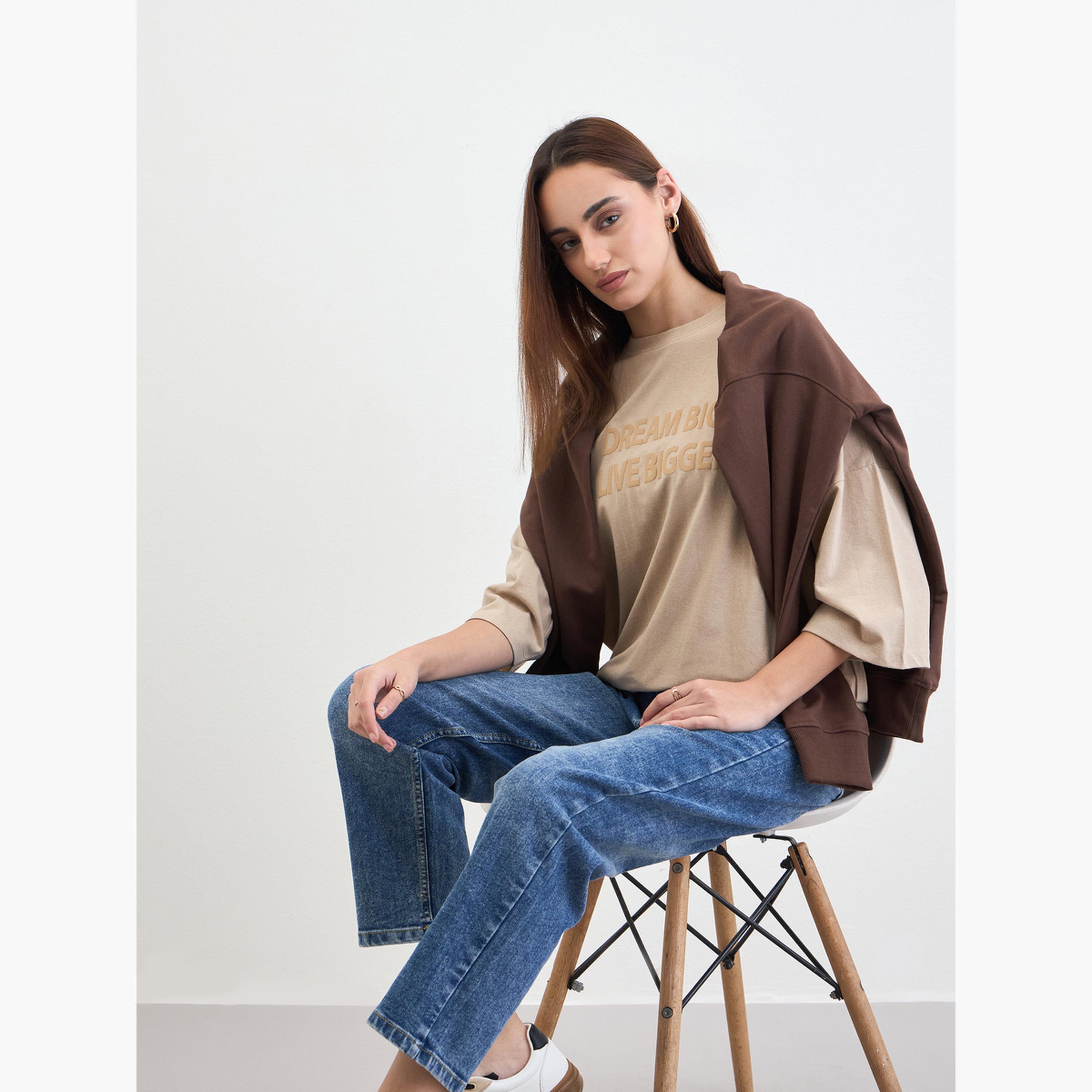 ستايلي - تي شيرت بيج مقاس واسع ببطبعة شعار-women-clothing-tshirts-image-4
