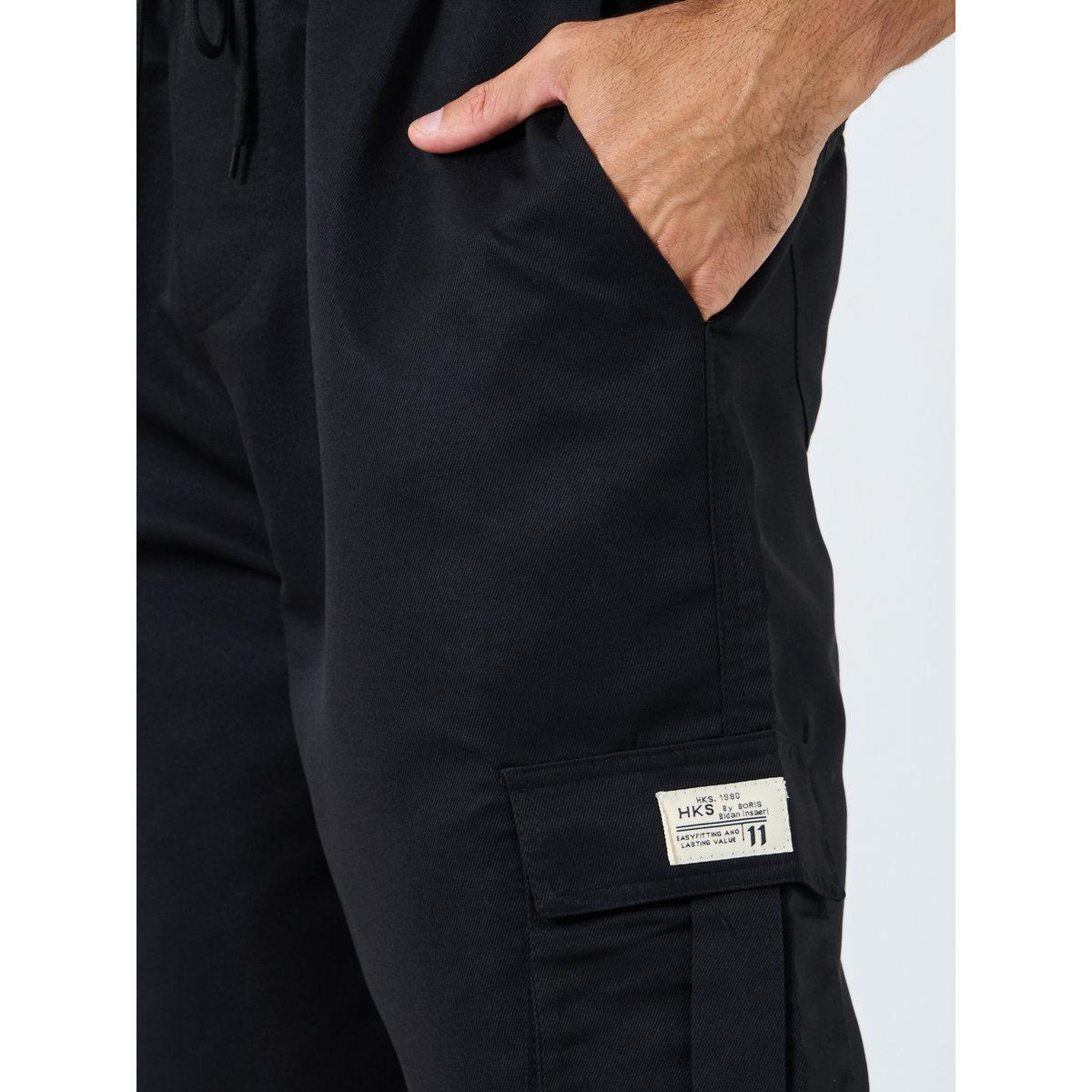 بنطال كارجو سادة بقصة مريحة-men-clothing-sportswearandactivewear-bottoms-image-3