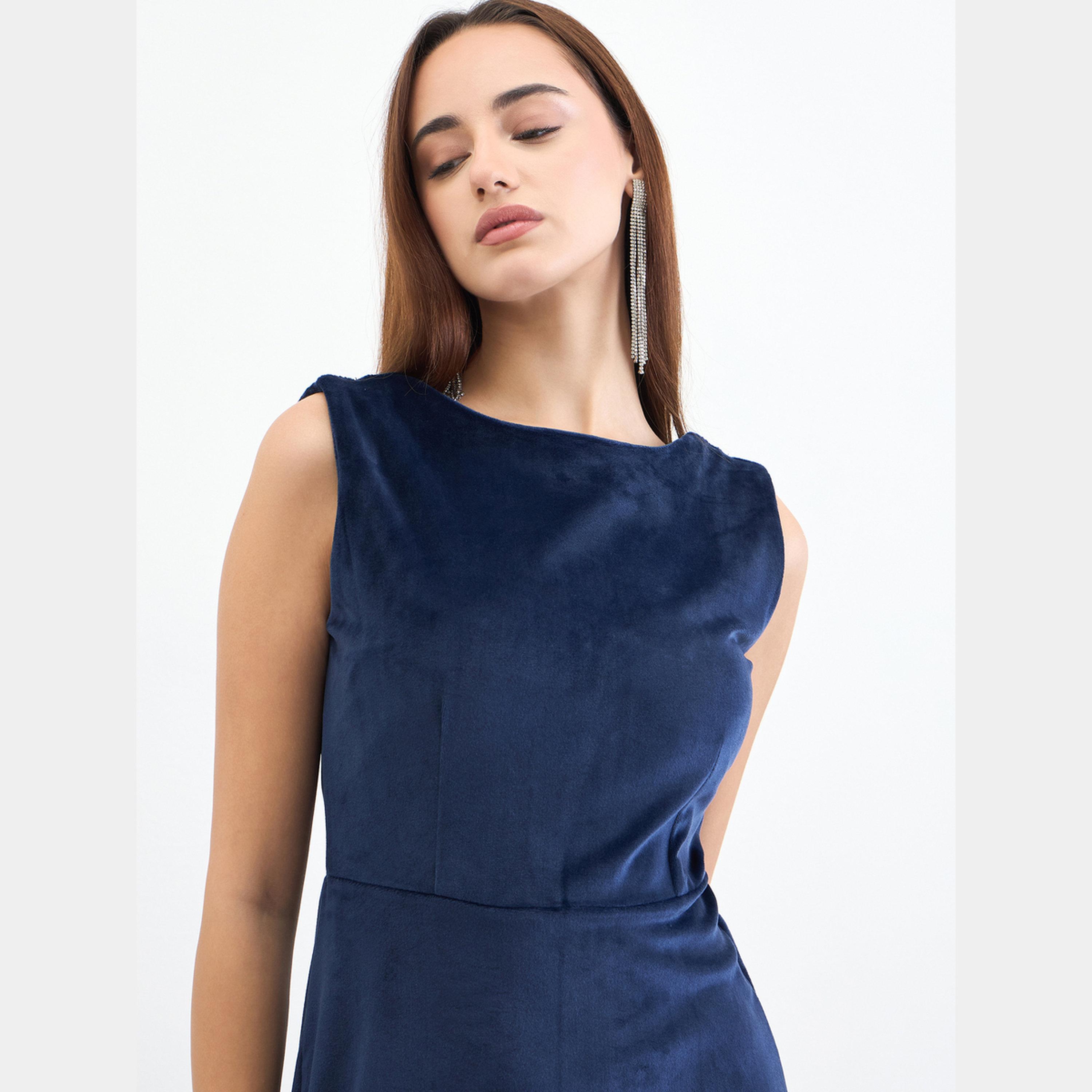 ستايلي - فستان ماكسي نسائي بدون أكمام بياقة دائرية ومظهر مخملي أزرق-women-clothing-dresses-image-4