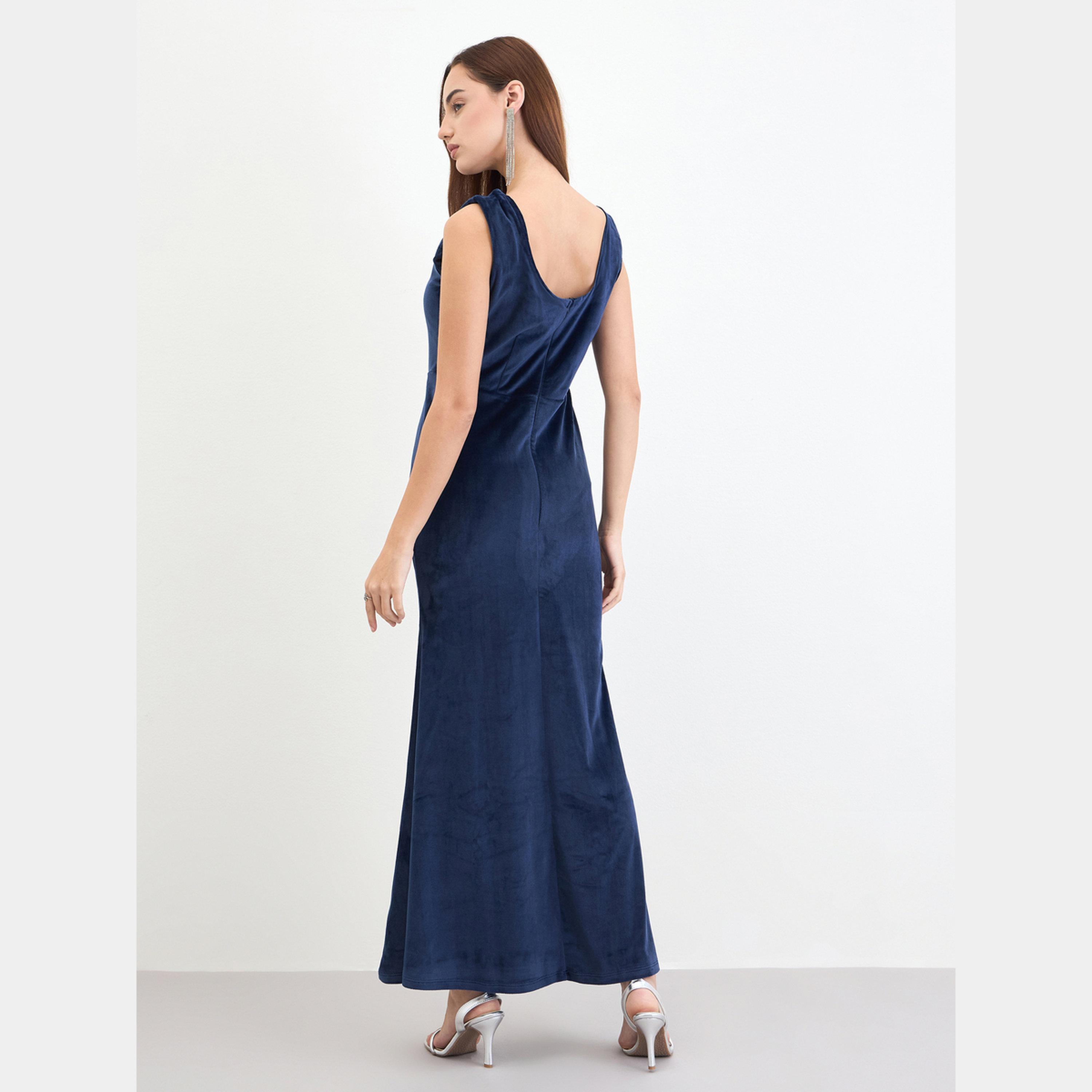 ستايلي - فستان ماكسي نسائي بدون أكمام بياقة دائرية ومظهر مخملي أزرق-women-clothing-dresses-image-5