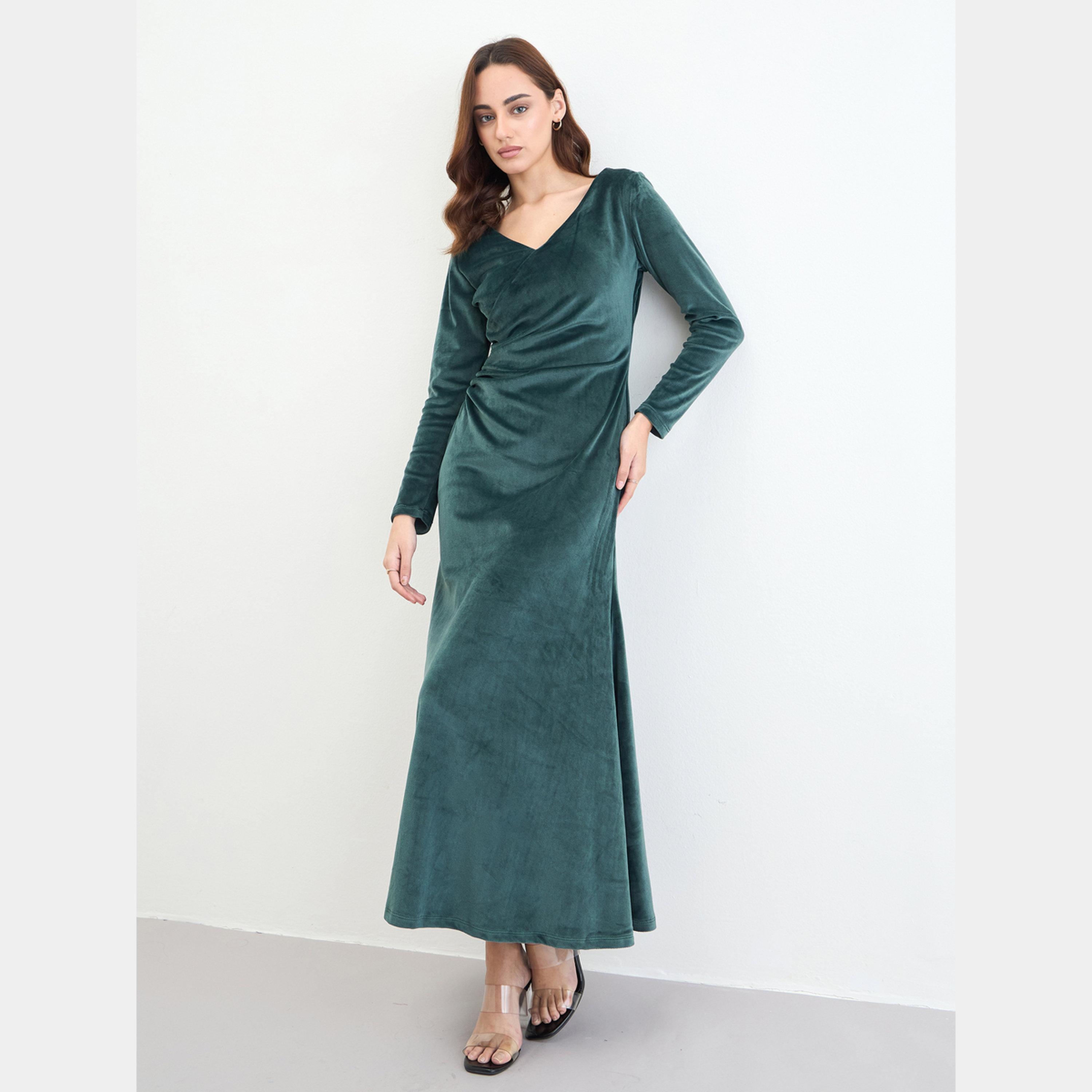 Styli Dark Green Velvet Look V-Neck Long Sleeves Women's A-line Maxi Dress-women-clothing-dresses-image-2