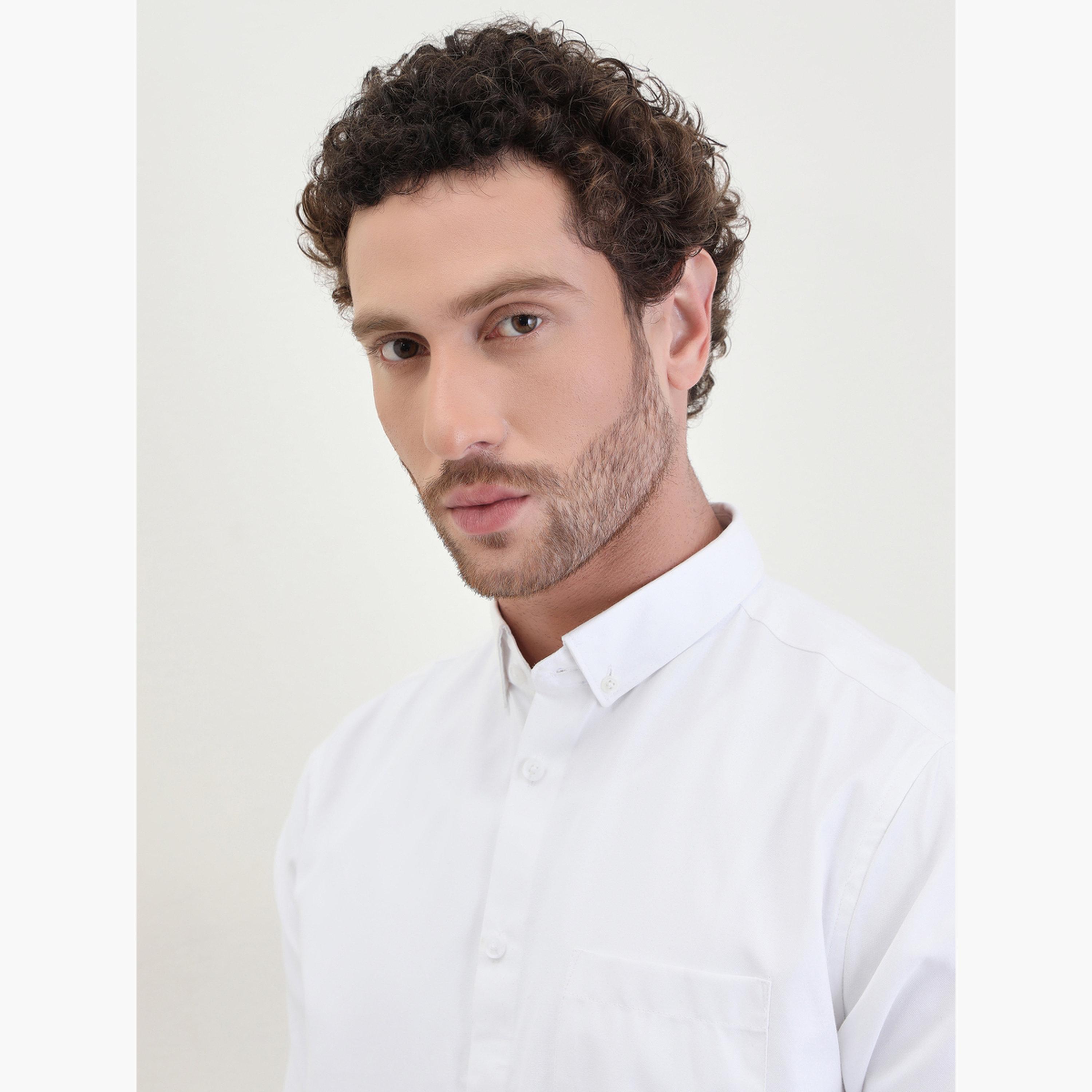 ستايلي - قميص أكسفورد سادة بقصّة عادية وياقة منتشرة للرجال-men-clothing-shirts-image-3