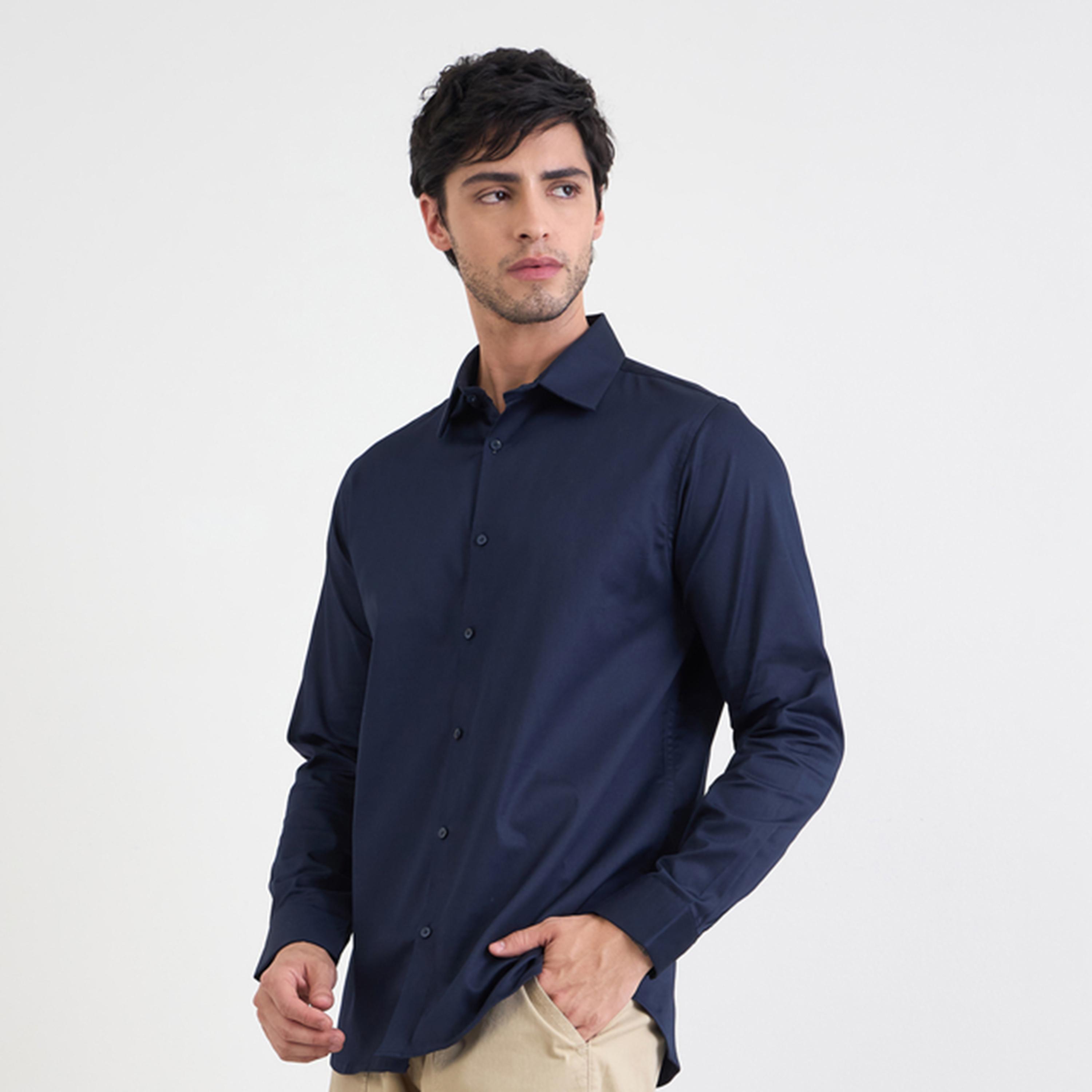قميص بياقة مفتوحة بقصة ضيقة من قطن ولايكرا بلون سادة-men-clothing-shirts-image-1