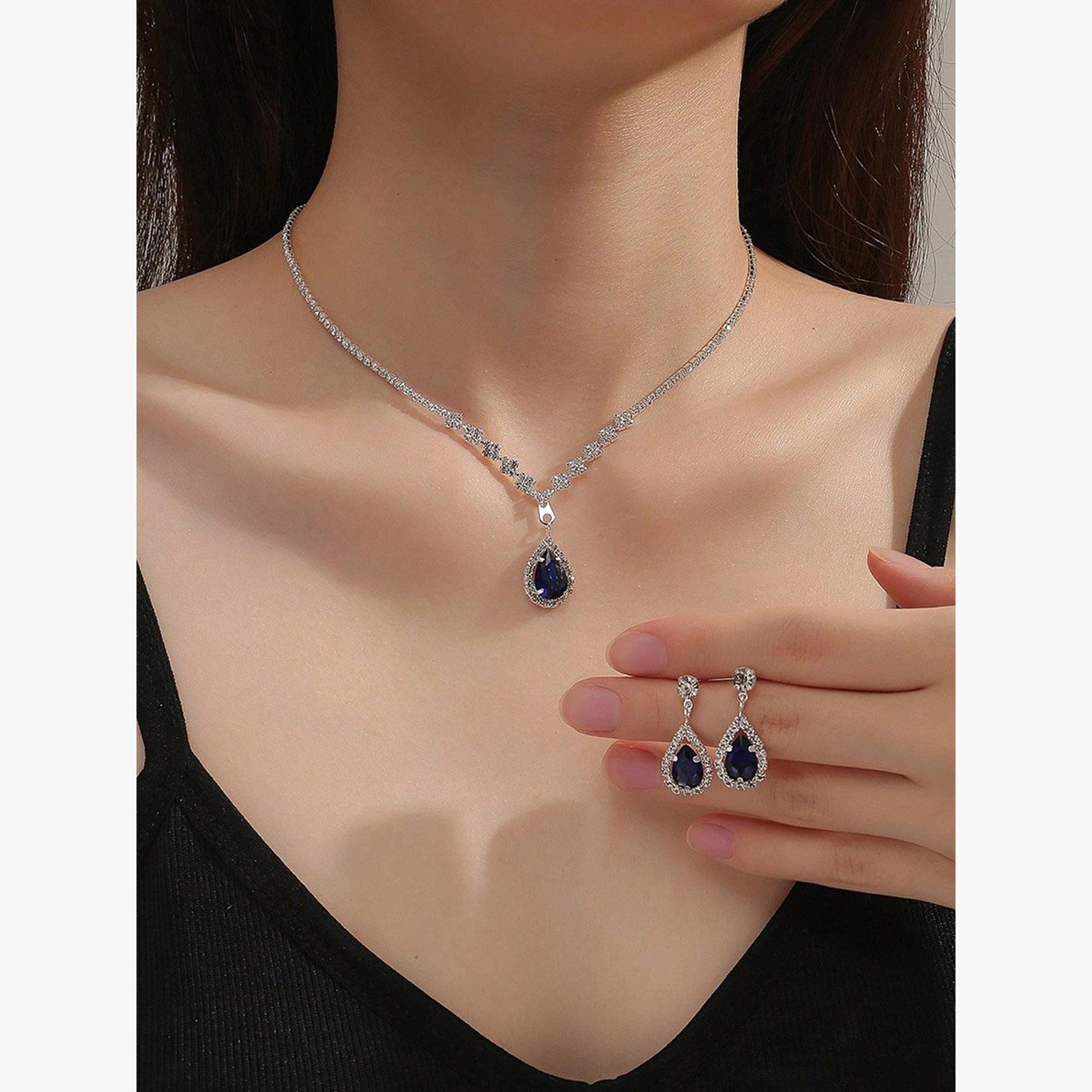 قلادة بتفاصيل مُنمقة مع أقراط-women-watchesandjewellery-jewellery-jewellerysets-image-1
