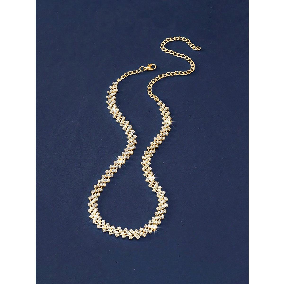 قلادة بتفاصيل مُنمقة-women-watchesandjewellery-jewellery-necklacesandpendants-image-3