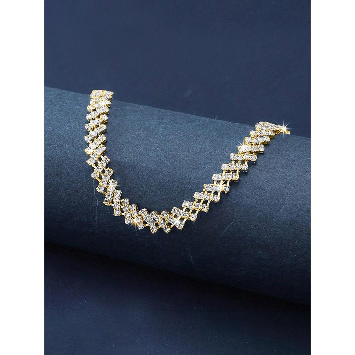 قلادة بتفاصيل مُنمقة-women-watchesandjewellery-jewellery-necklacesandpendants-image-5