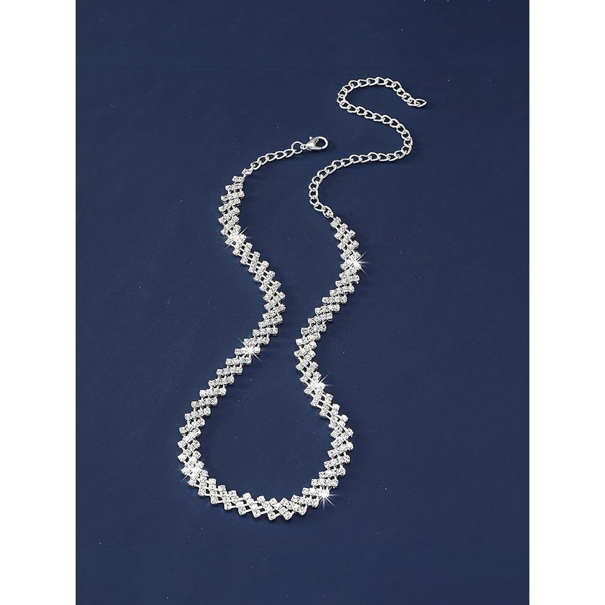 قلادة بتفاصيل مُنمقة-women-watchesandjewellery-jewellery-necklacesandpendants-image-4