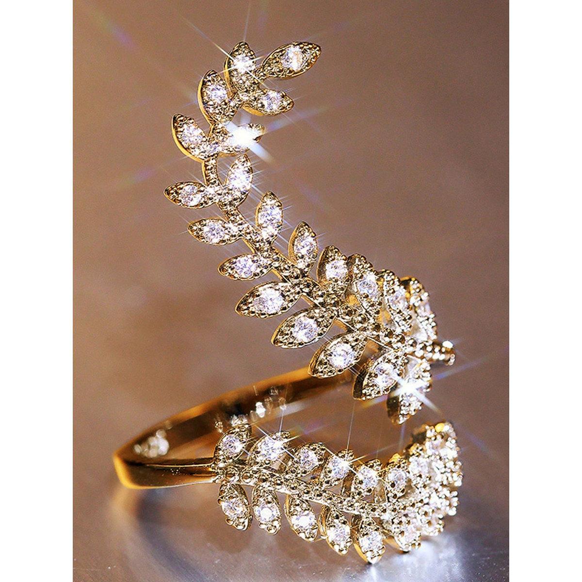 خاتم بنمط ورقة شجر مُرصعة-women-watchesandjewellery-jewellery-rings-image-1