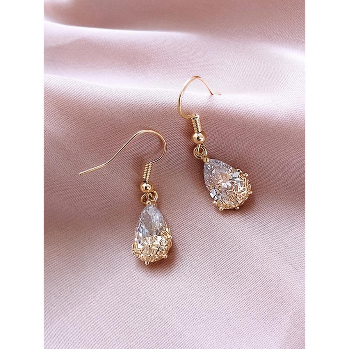 أقراط مُنمقة بتفاصيل كريستال-women-watchesandjewellery-jewellery-earrings-image-5