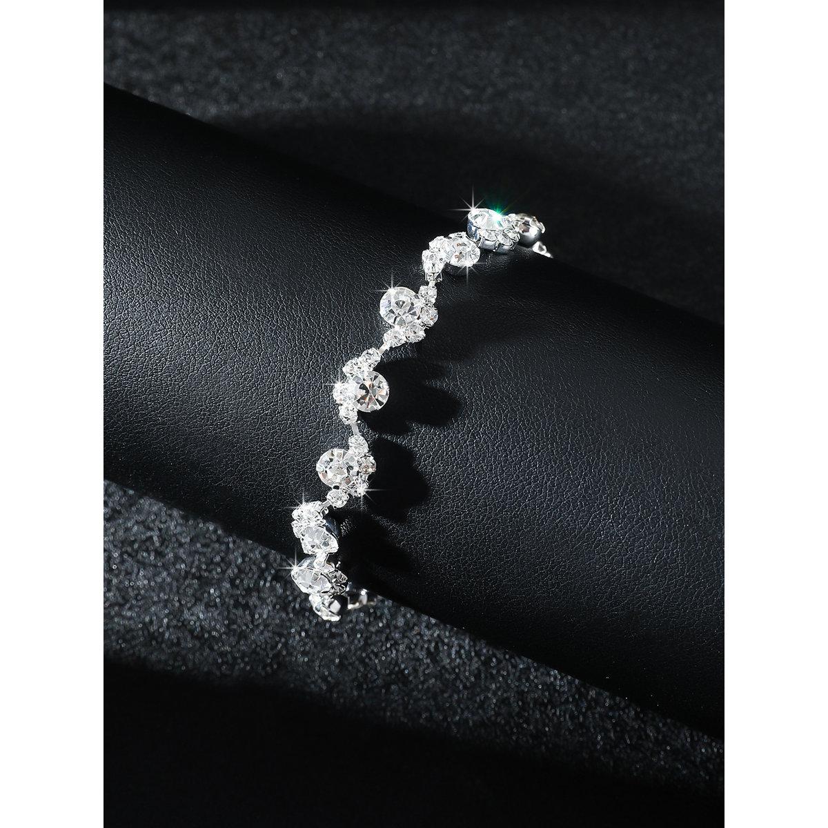 سوار يد بتفاصيل زهرة مُنمقة-women-watchesandjewellery-jewellery-banglesandbracelets-image-4