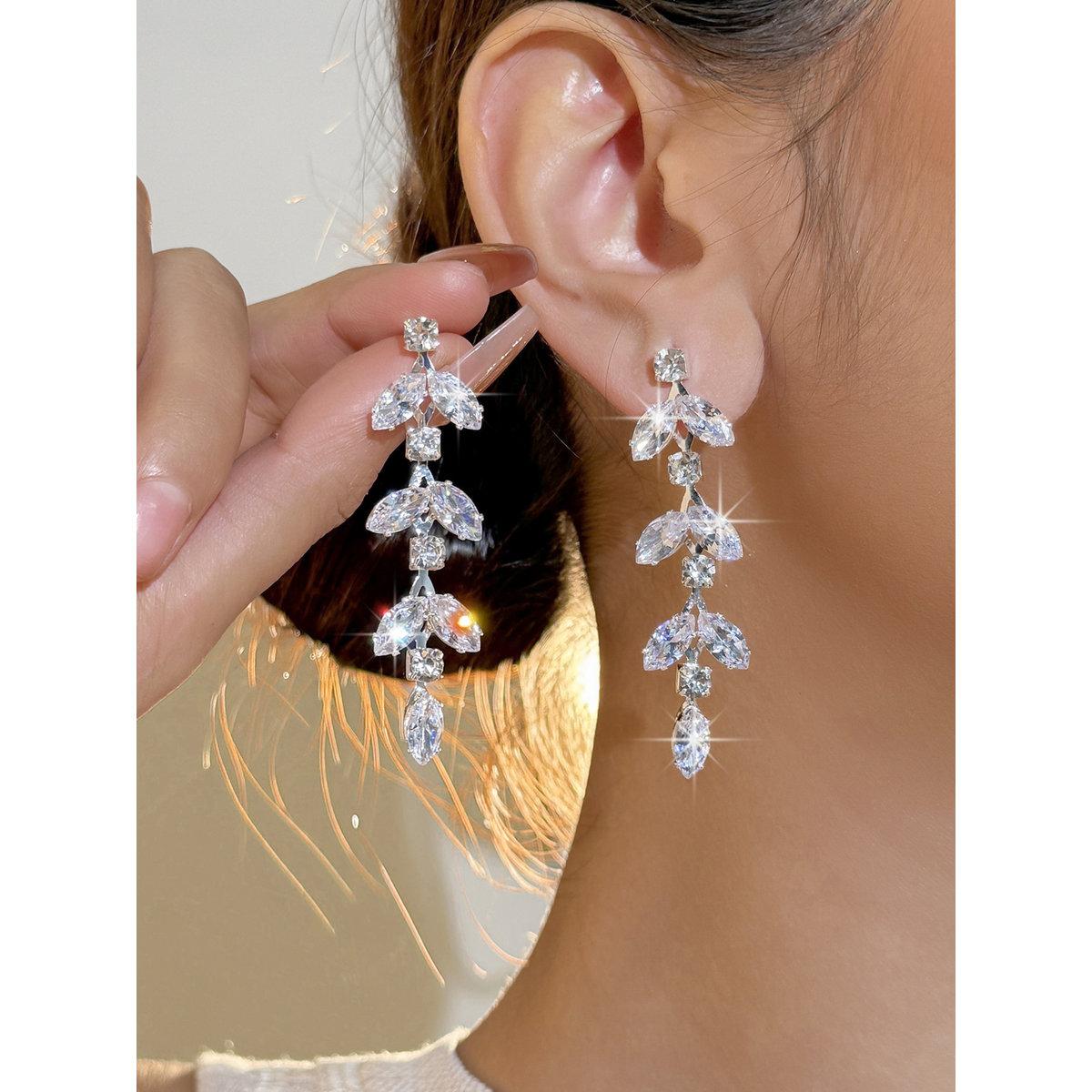 أقراط بُحلي متدلي على شكل زهرة-women-watchesandjewellery-jewellery-earrings-image-1