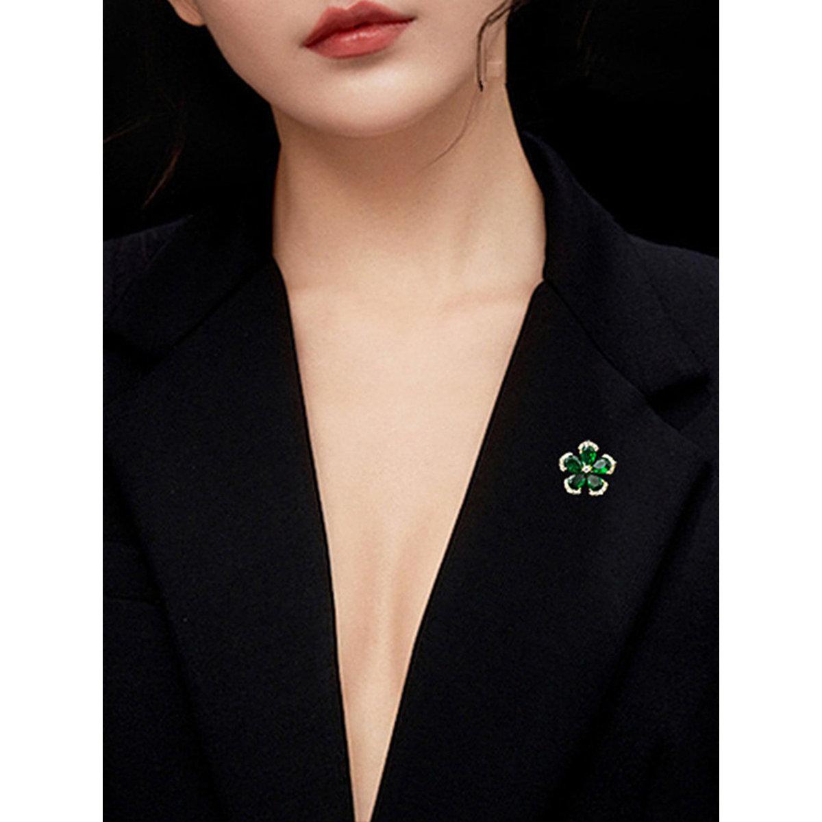 بروش بتفاصيل زهرة مُنمقة-women-watchesandjewellery-jewellery-brooches-image-5