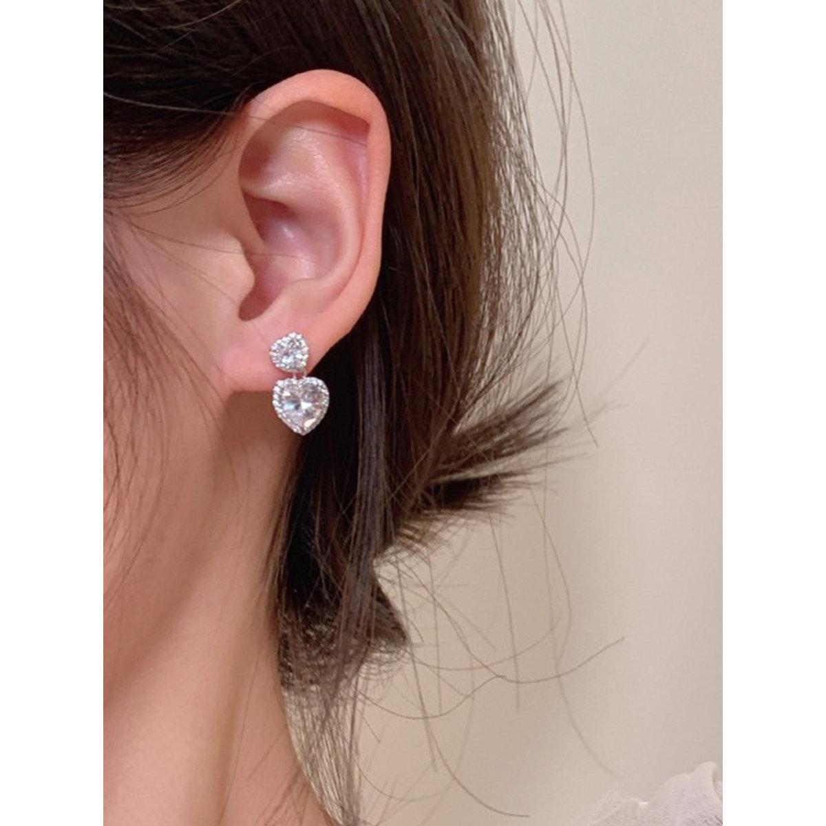 أقراط بتفاصيل حُلي متدلي على شكل قلب-women-watchesandjewellery-jewellery-earrings-image-5