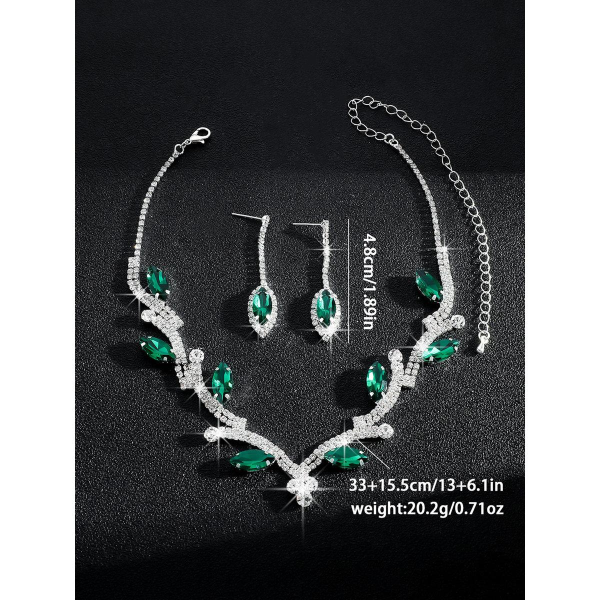 طقم من قلادة بتفاصيل مُنمقة مع أقراط-women-watchesandjewellery-jewellery-jewellerysets-image-6