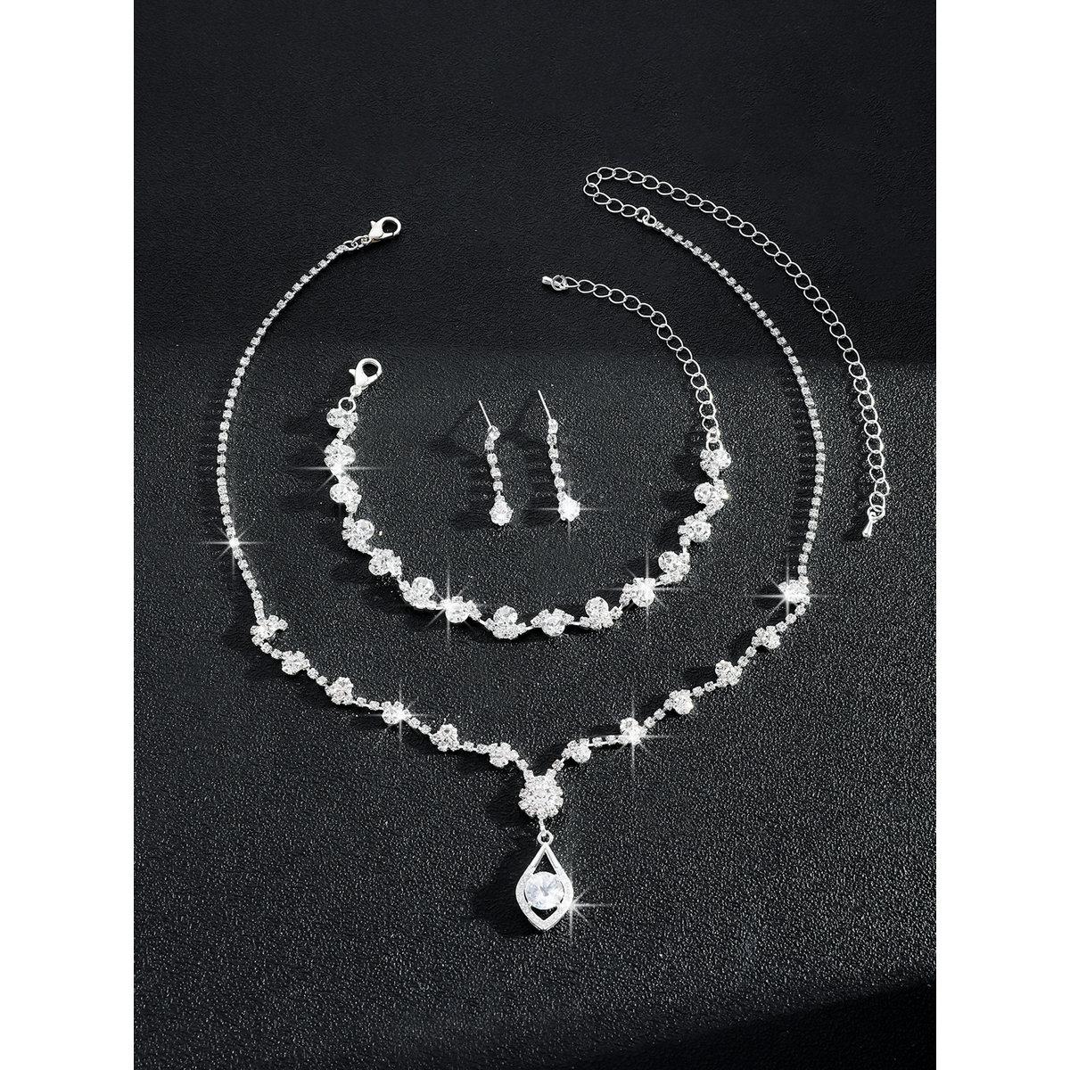 طقم من قلادة وأقراط مع سوار-women-watchesandjewellery-jewellery-jewellerysets-image-6