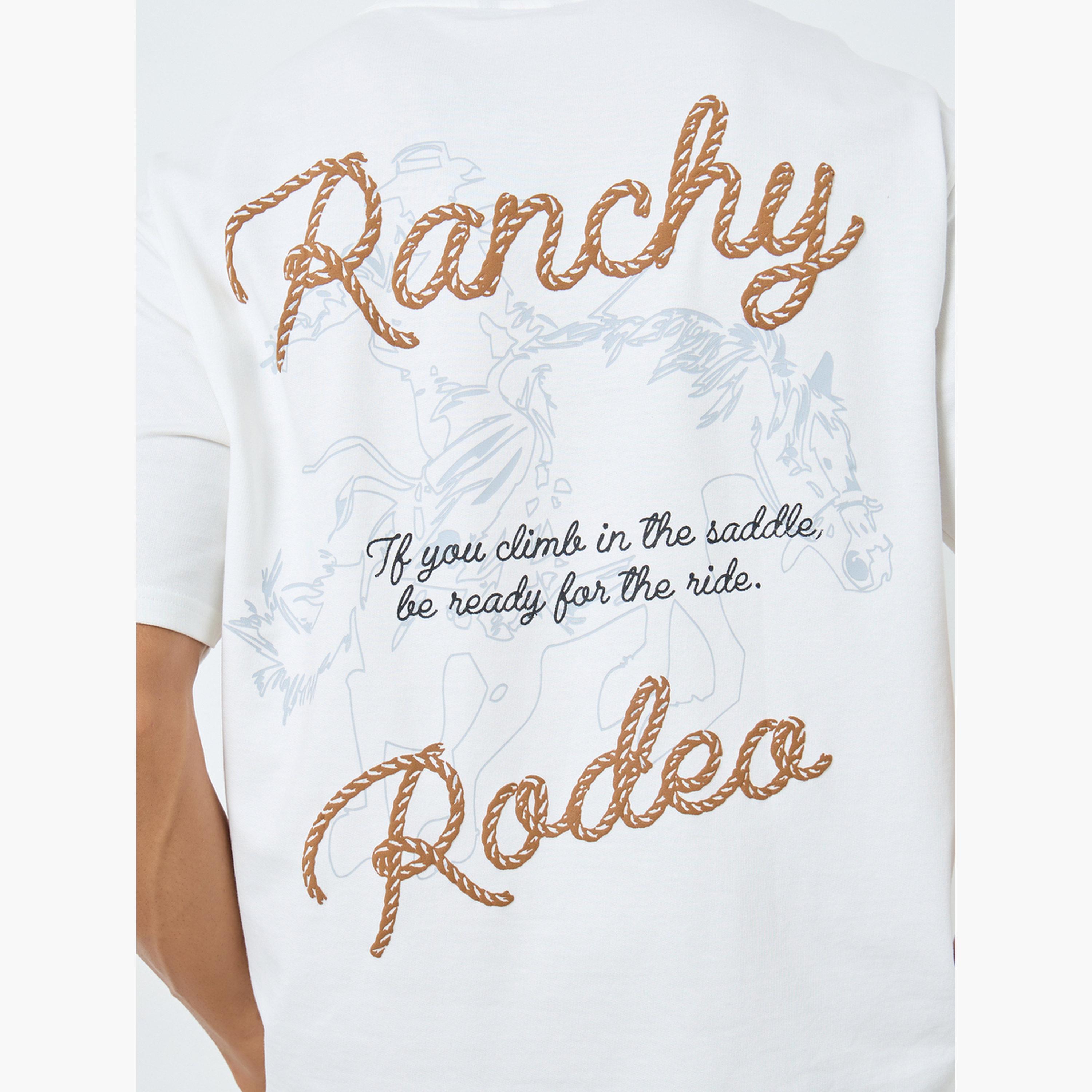 ستايلي - تي شيرت رجالي كبير الحجم برسومات رانشي روديو لون أبيض-men-clothing-tshirtsandpolos-tshirts-image-4