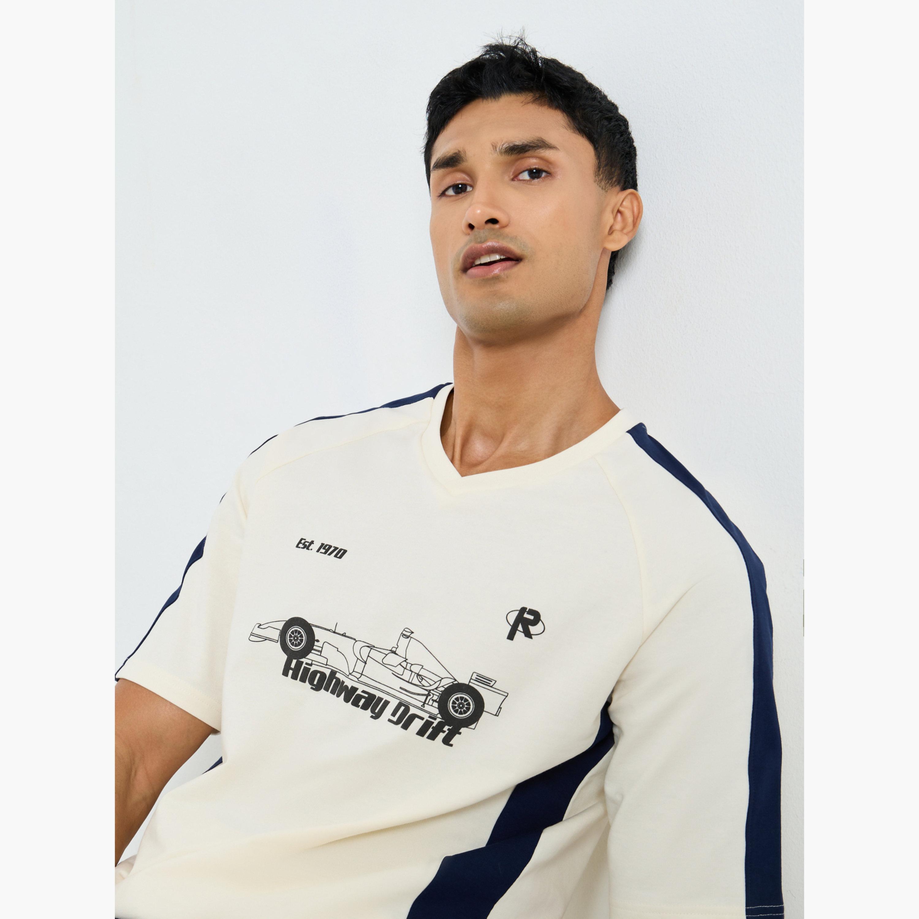تيشيرت بطبعة جرافيك وقصة واسعة للرجال-men-clothing-tshirtsandpolos-tshirts-image-3
