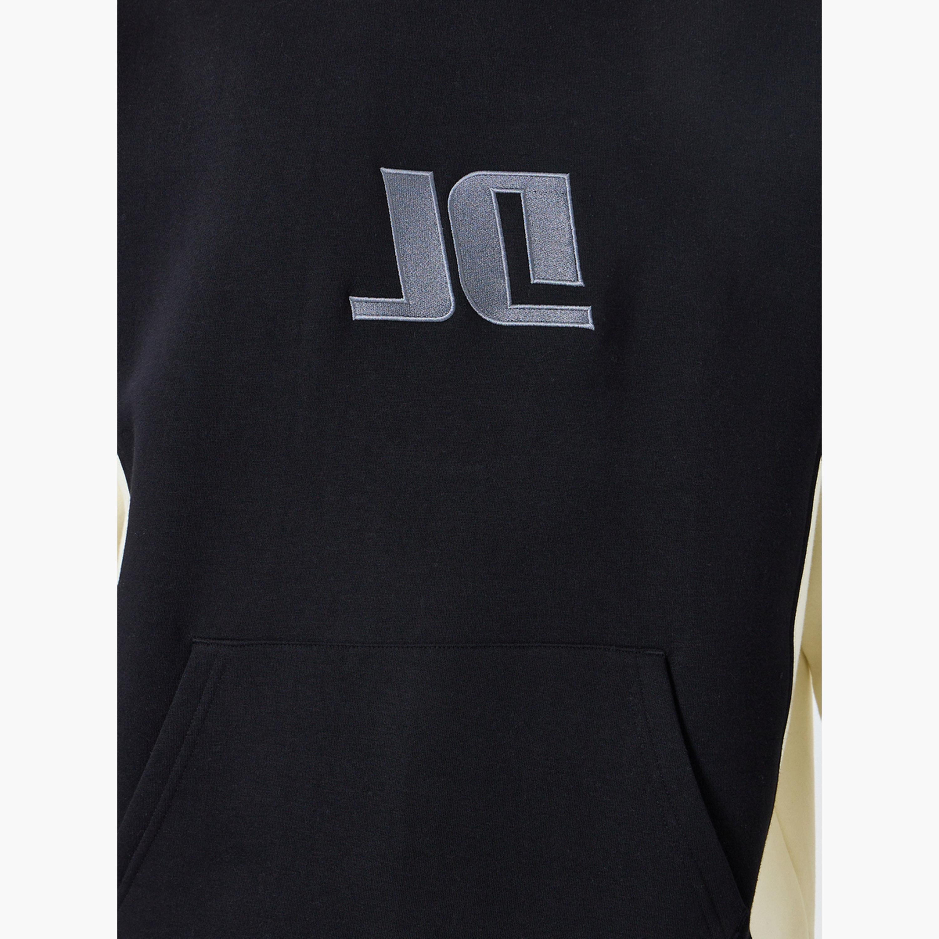 هودي بكتابة مُطرّزة على الظهر-men-winterwear-hoodiesandsweatshirts-image-4