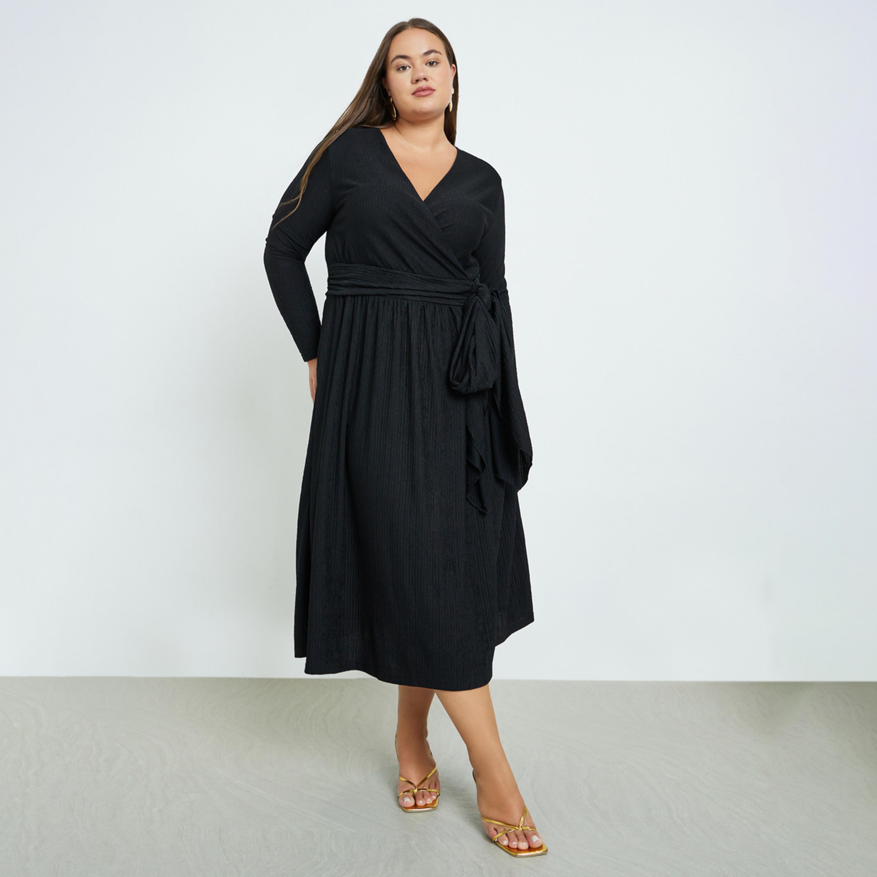 knee length dresses for ladies Women Plus Size Black & Purple Floral Printed V-Neck Crepe Flared Wrap Midi  Dress