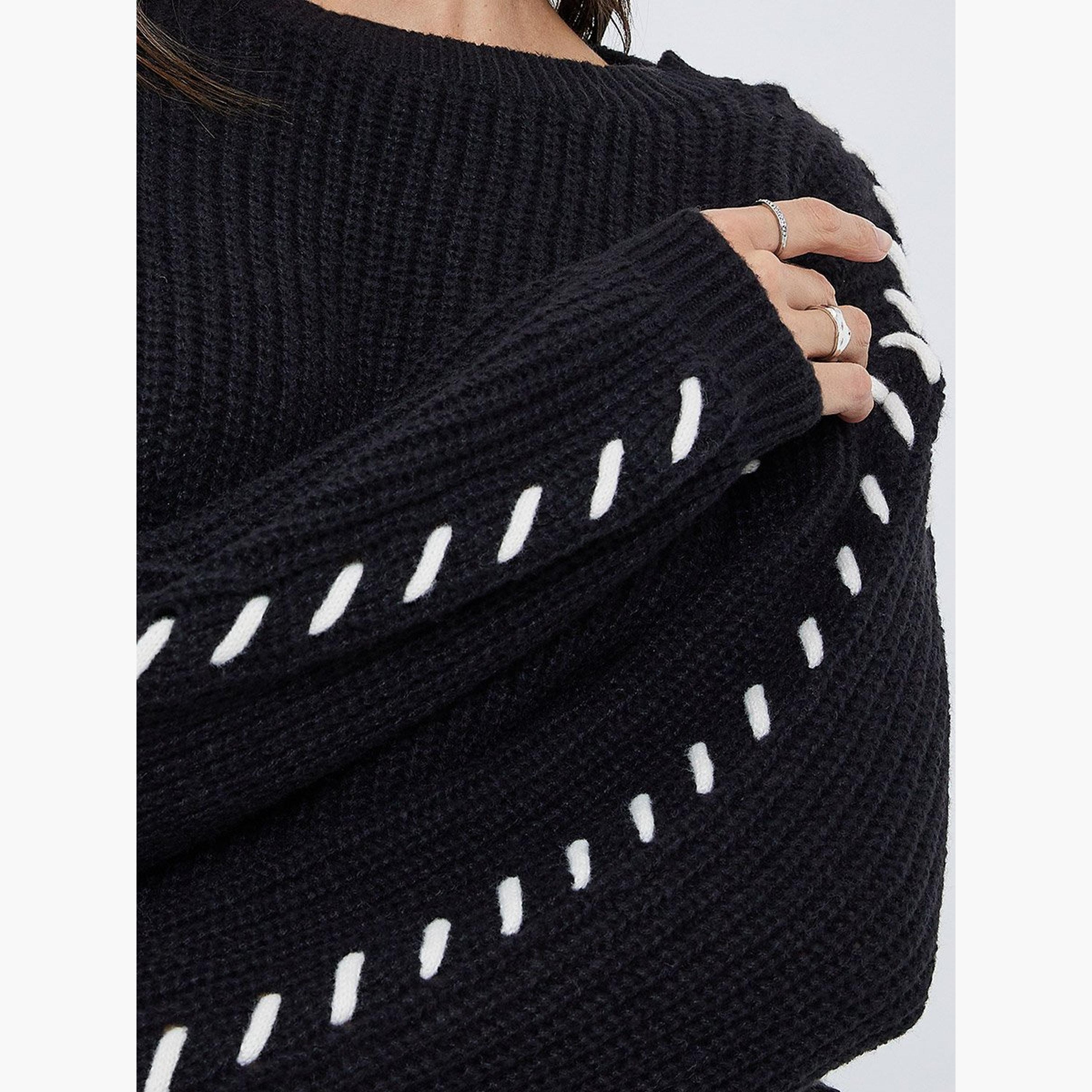 ستايلي - سترة سوداء سميكة محبوكة بتفاصيل غرز-women-winterwear-cardigansandjumpers-jumpers-image-3