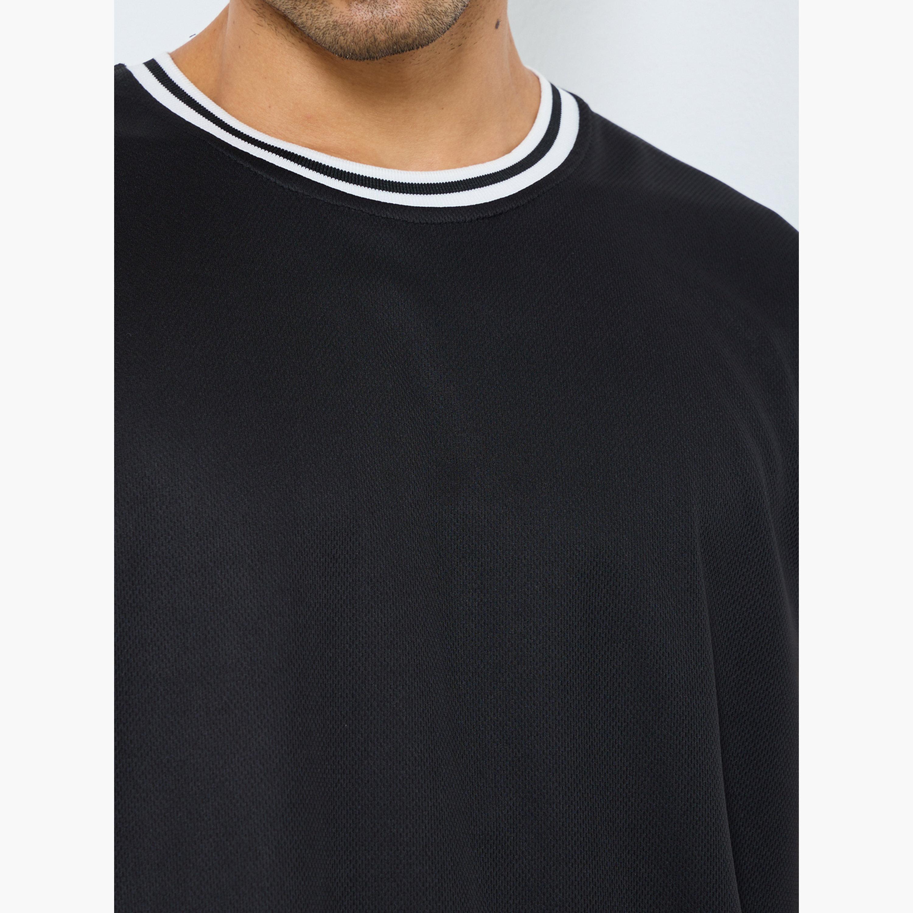 ستايلي - توب رياضي بدون أكمام بقصة عادية مع حافة متباينة عند الرقبة-men-clothing-sportswearandactivewear-tshirtsandpolos-image-4