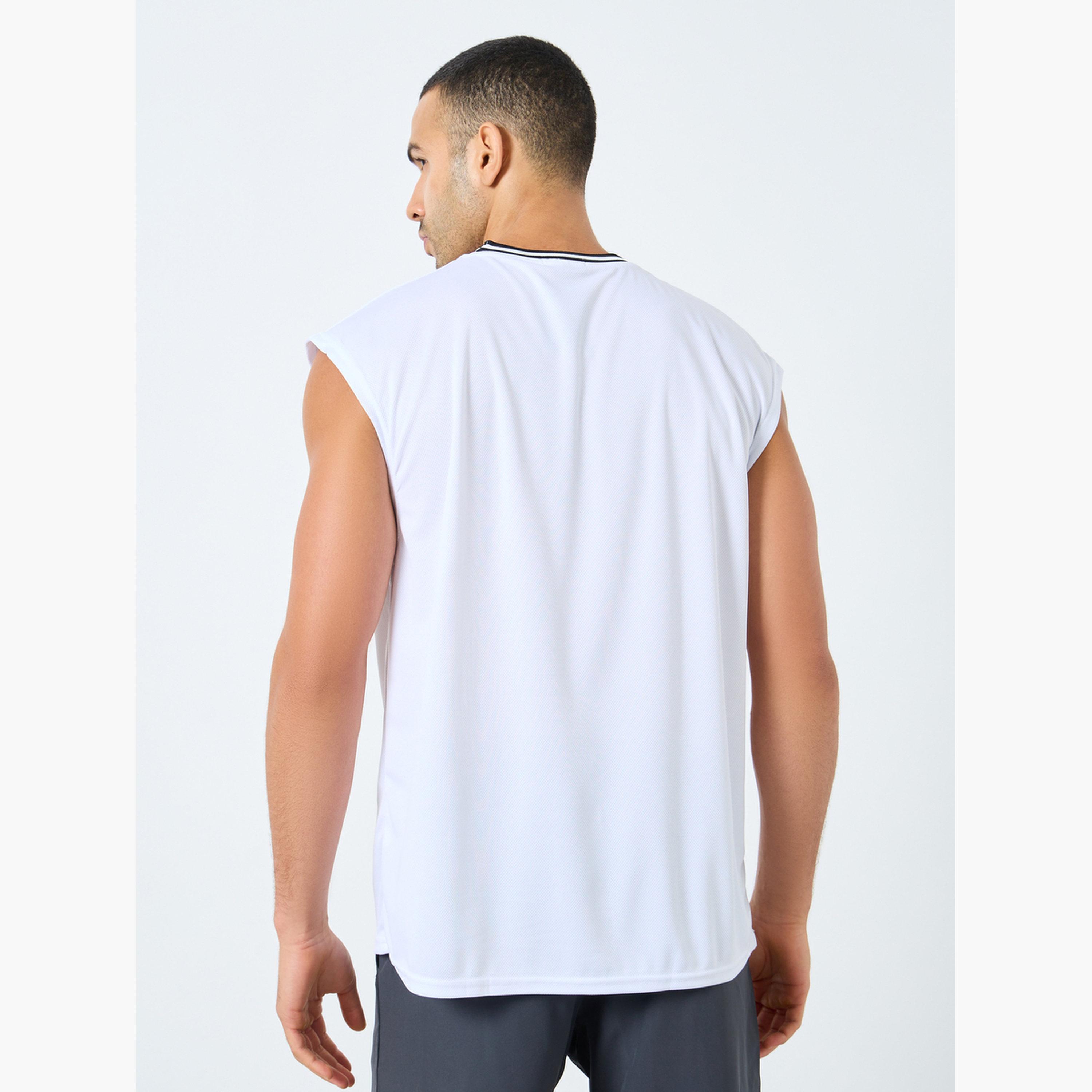 Styli Regular Fit Contrast Tipping Neck Rib Athleisure Tank-men-clothing-sportswearandactivewear-tshirtsandpolos-image-4