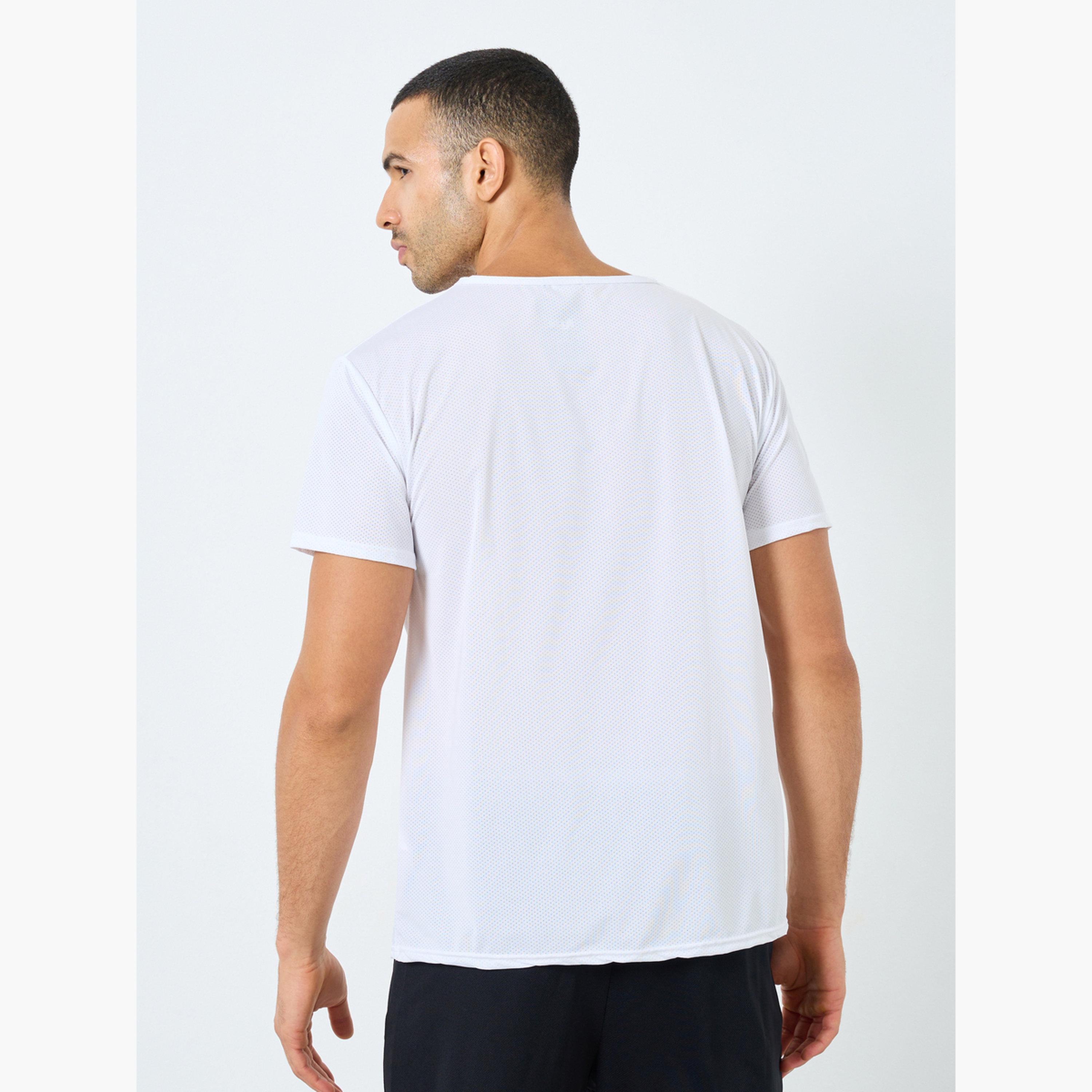Styli Regular Fit Textured Crew Neck Athleisure T-Shirt-men-clothing-sportswearandactivewear-tshirtsandpolos-image-5