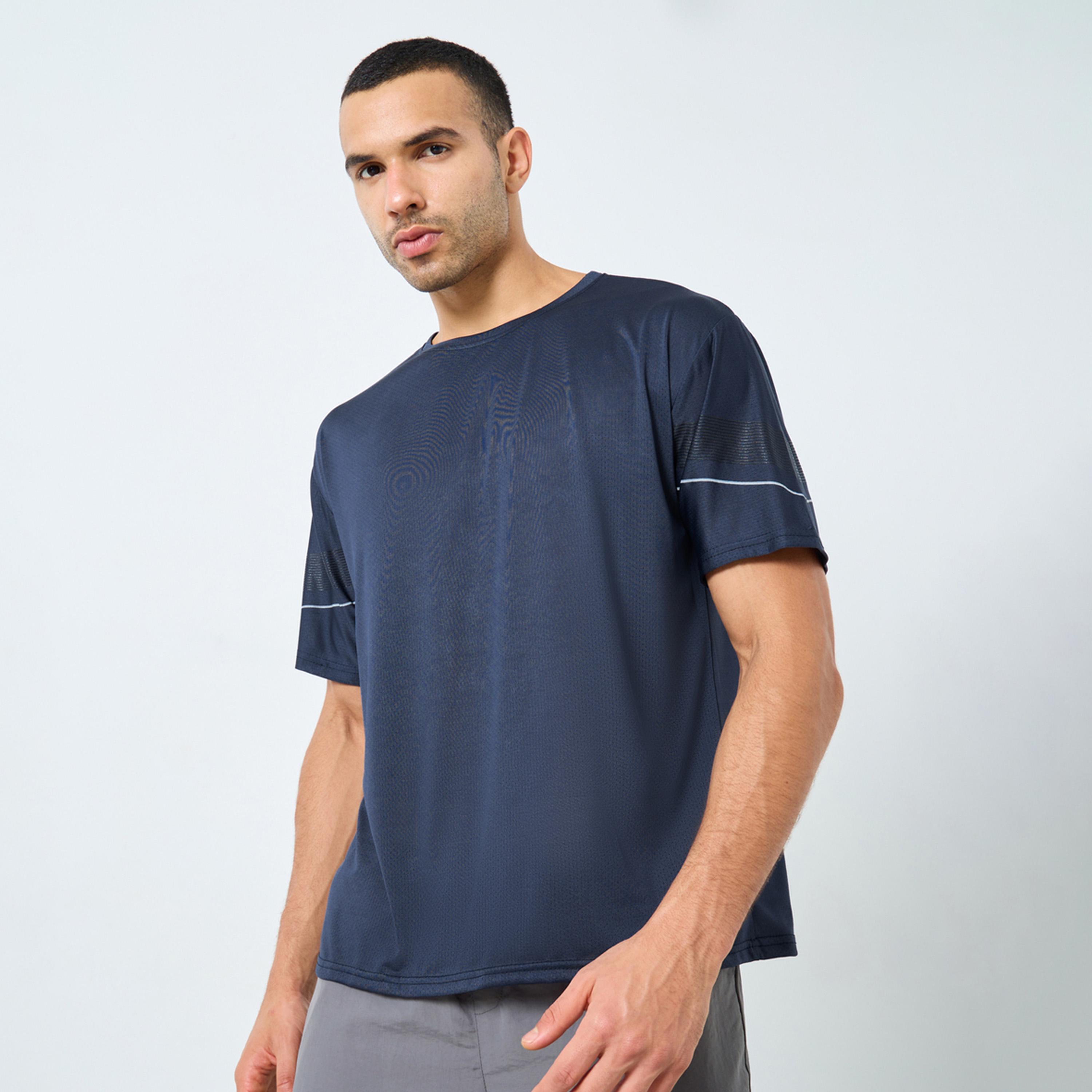 ستايلي - تي شيرت رياضي مريح برقبة دائرية وقصة عادية-men-clothing-sportswearandactivewear-tshirtsandpolos-image-1