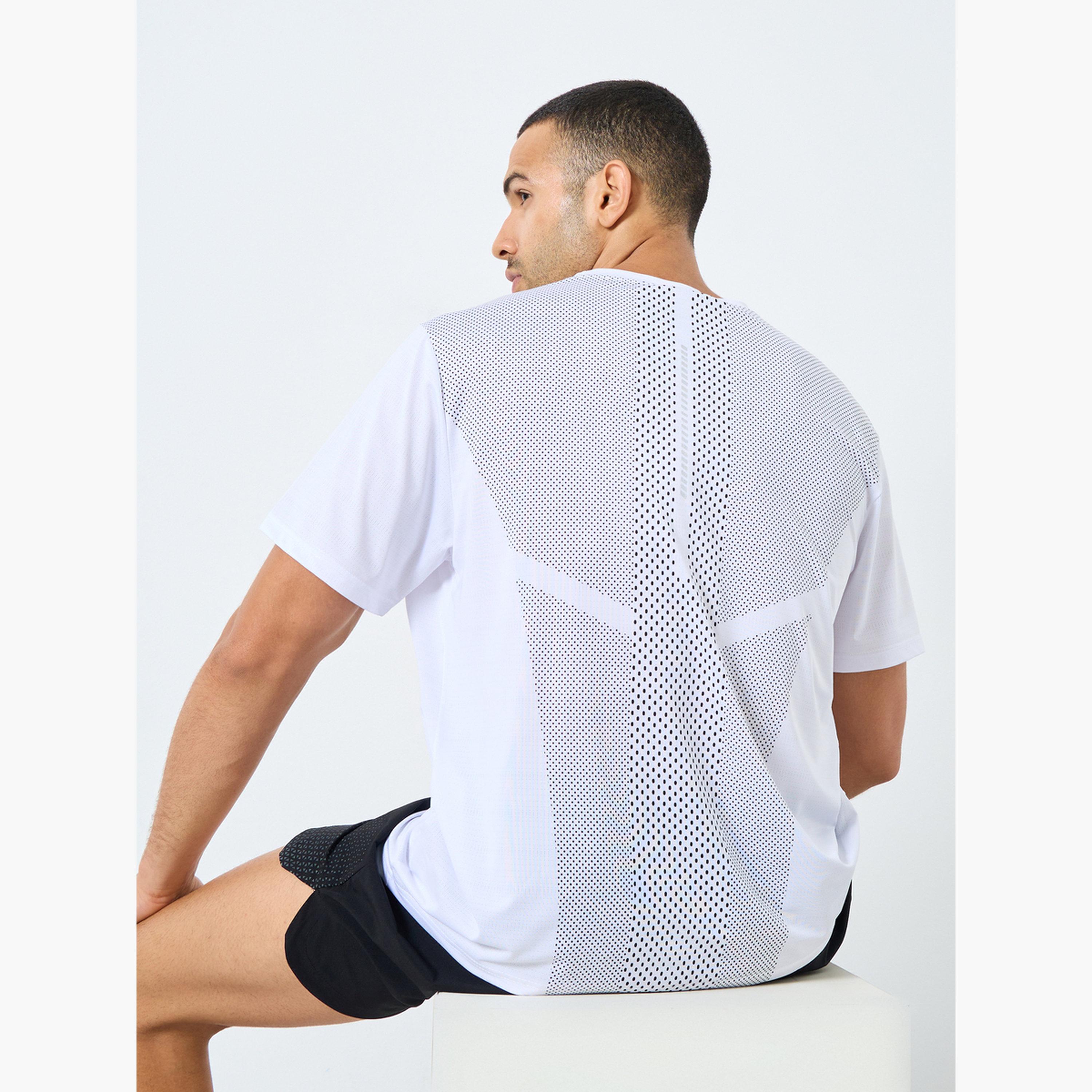 ستايلي - تي شيرت رياضي مريح برقبة دائرية وقصة عادية-men-clothing-sportswearandactivewear-tshirtsandpolos-image-5
