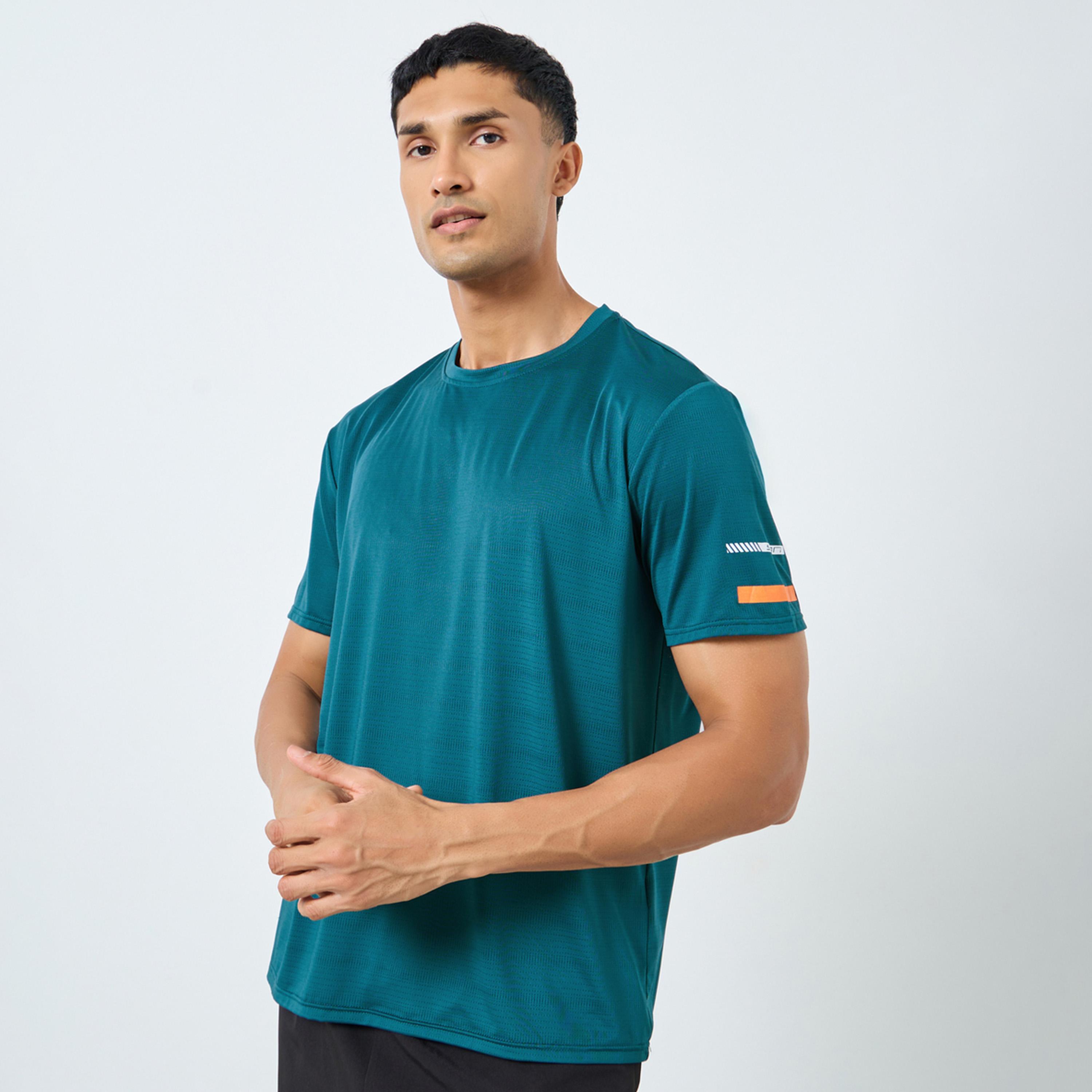 ستايلي - تي شيرت رياضي مريح برقبة دائرية وقصة عادية-men-clothing-sportswearandactivewear-tshirtsandpolos-image-1