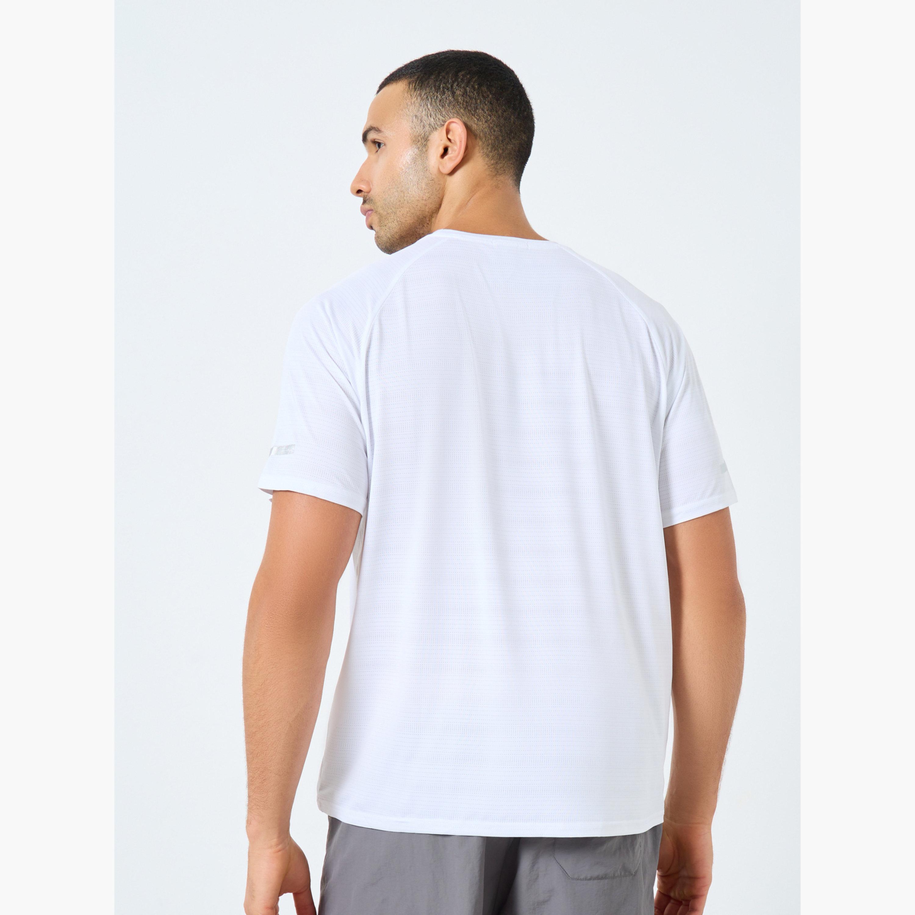 Styli Regular Fit Side Placement Print Detailing Athleisure T-Shirt-men-clothing-sportswearandactivewear-tshirtsandpolos-image-4