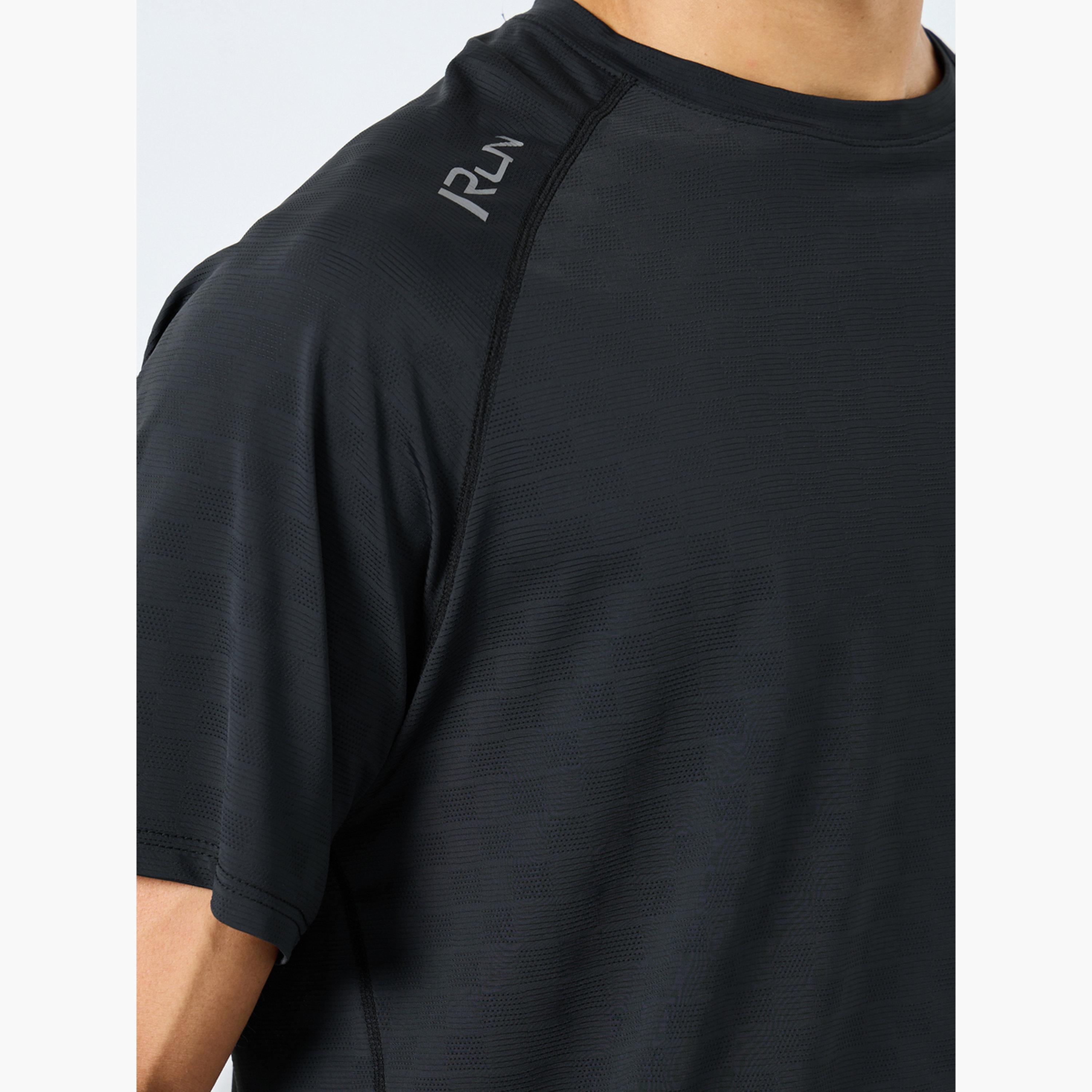 Styli Regular Fit Shoulder Print Detail Athleisure T-Shirt-men-clothing-sportswearandactivewear-tshirtsandpolos-image-3
