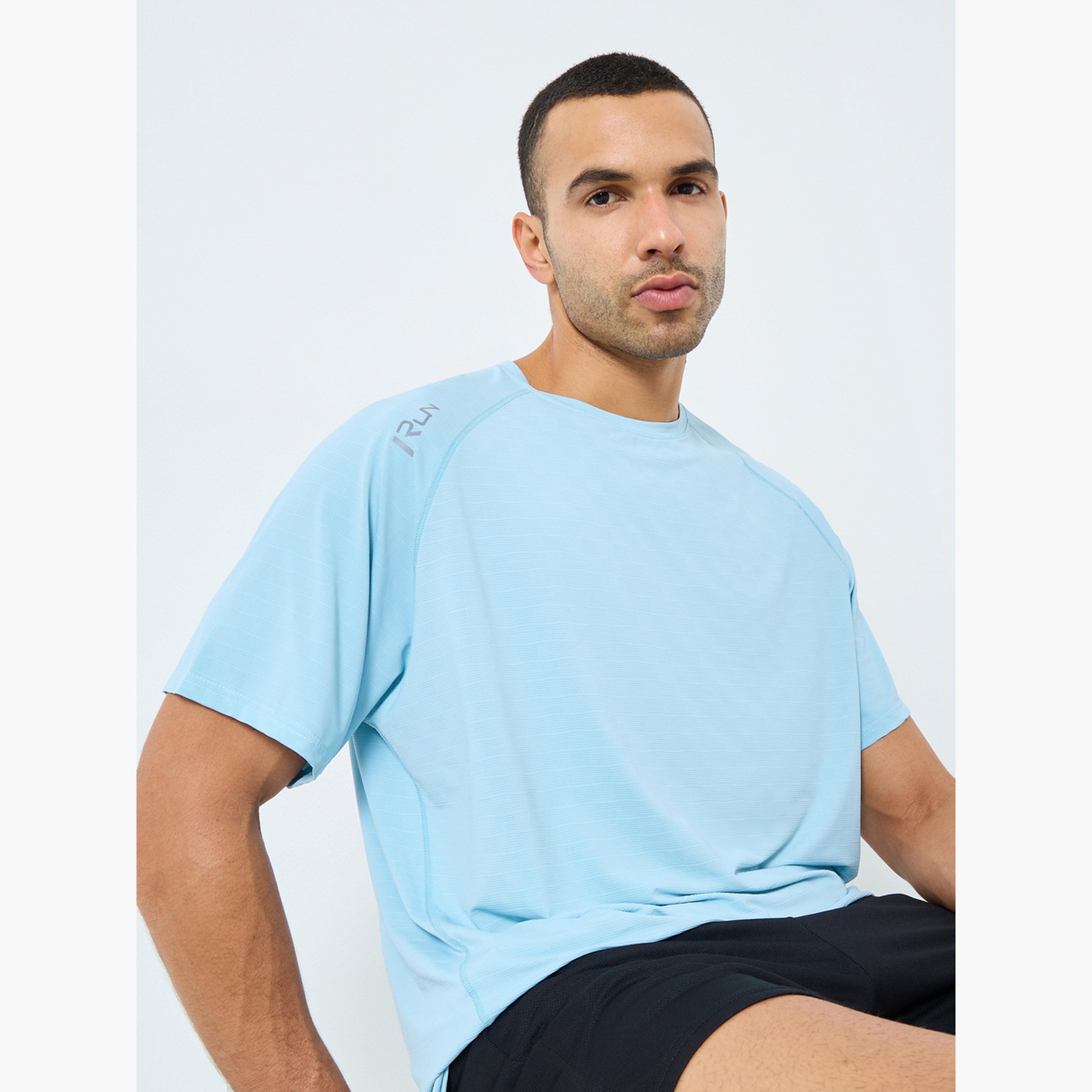 Styli Regular Fit Shoulder Print Detail Athleisure T-Shirt-men-clothing-sportswearandactivewear-tshirtsandpolos-image-3